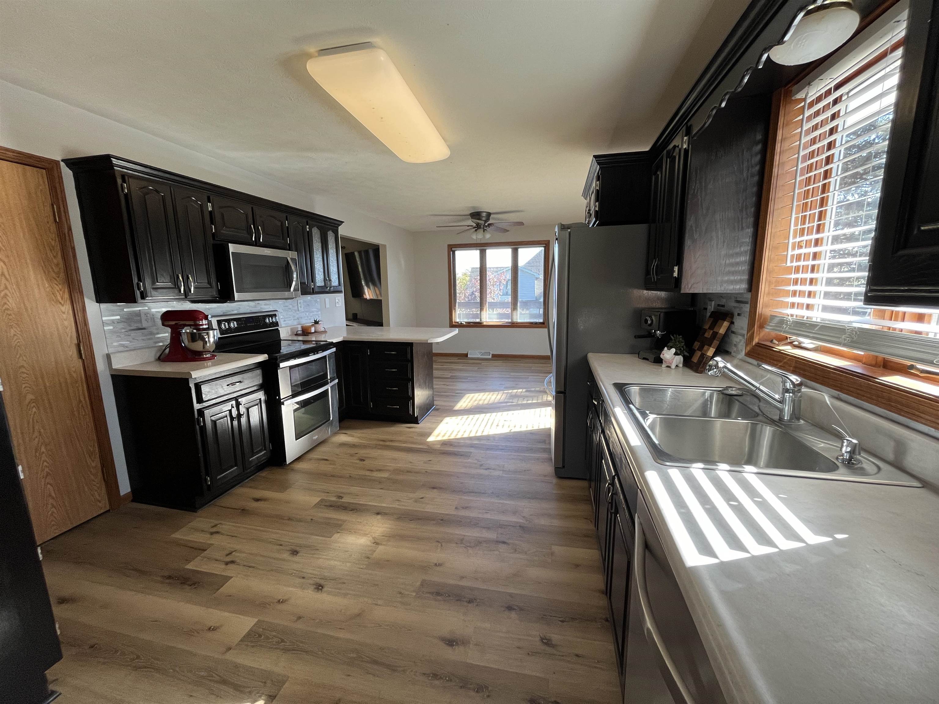 Pierce, Nebraska 68767, United States, 3 Bedrooms Bedrooms, ,2 BathroomsBathrooms,Residential,Pending,38579