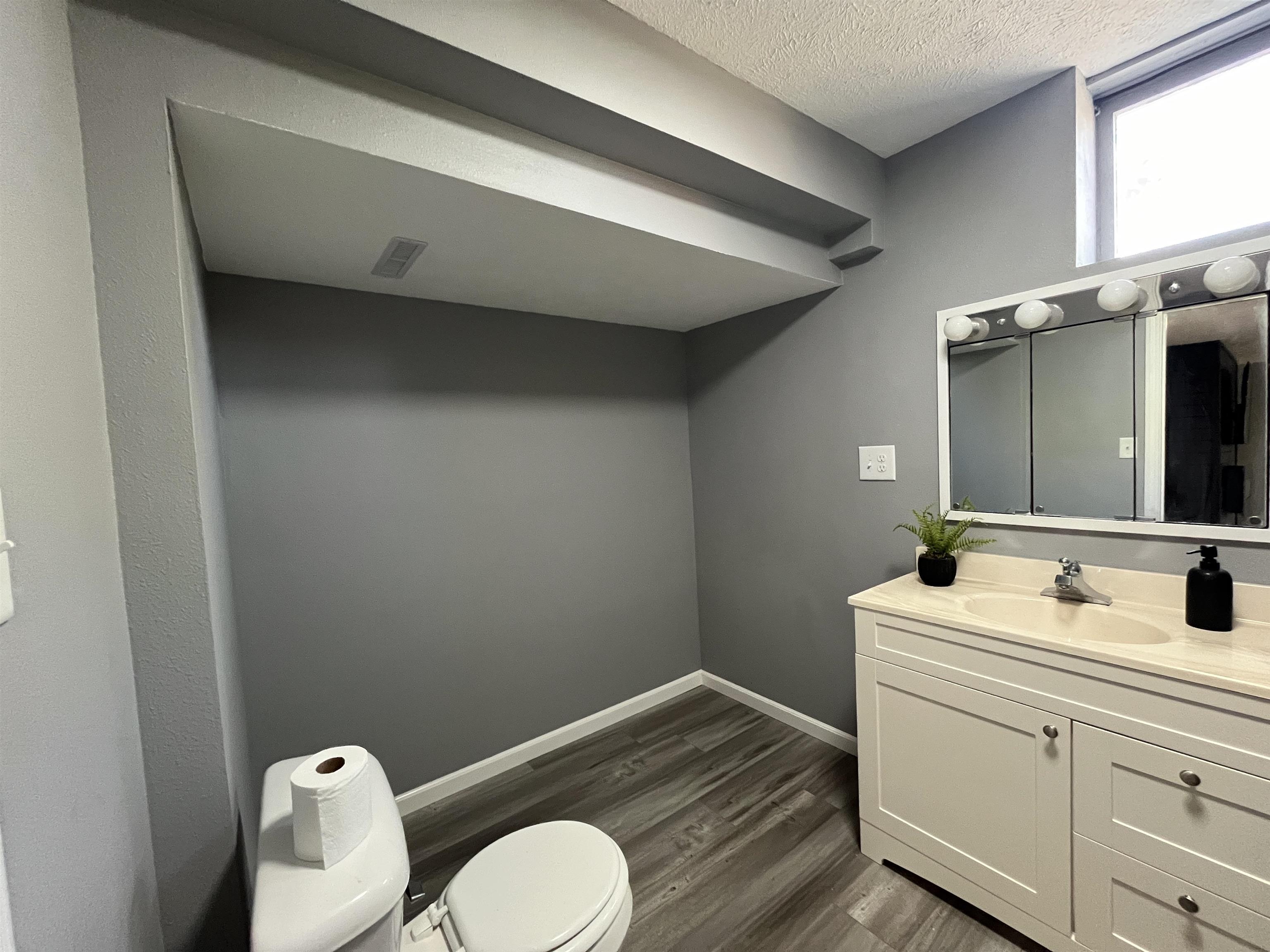 Pierce, Nebraska 68767, United States, 3 Bedrooms Bedrooms, ,2 BathroomsBathrooms,Residential,Pending,38579