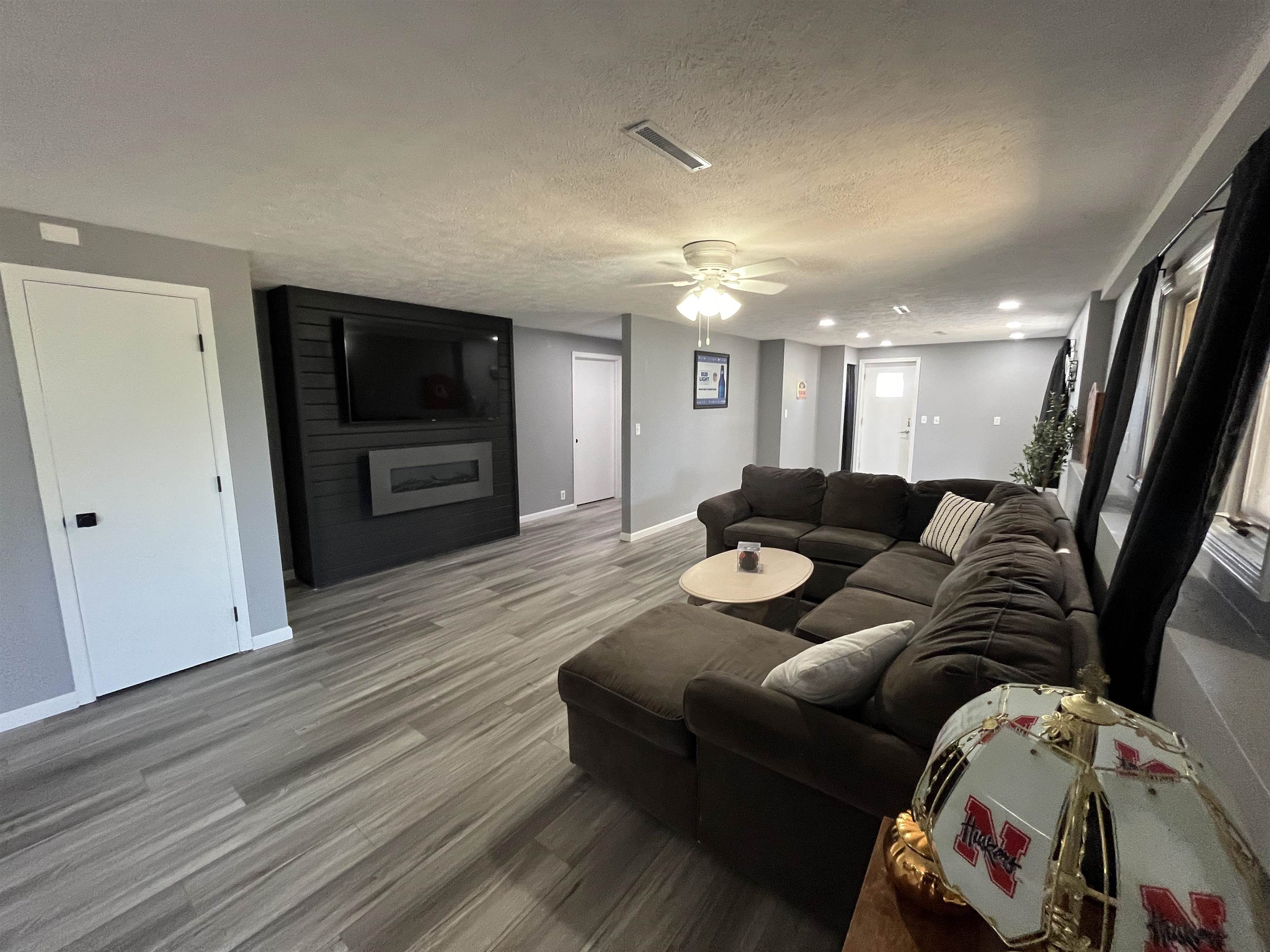 Pierce, Nebraska 68767, United States, 3 Bedrooms Bedrooms, ,2 BathroomsBathrooms,Residential,Pending,38579