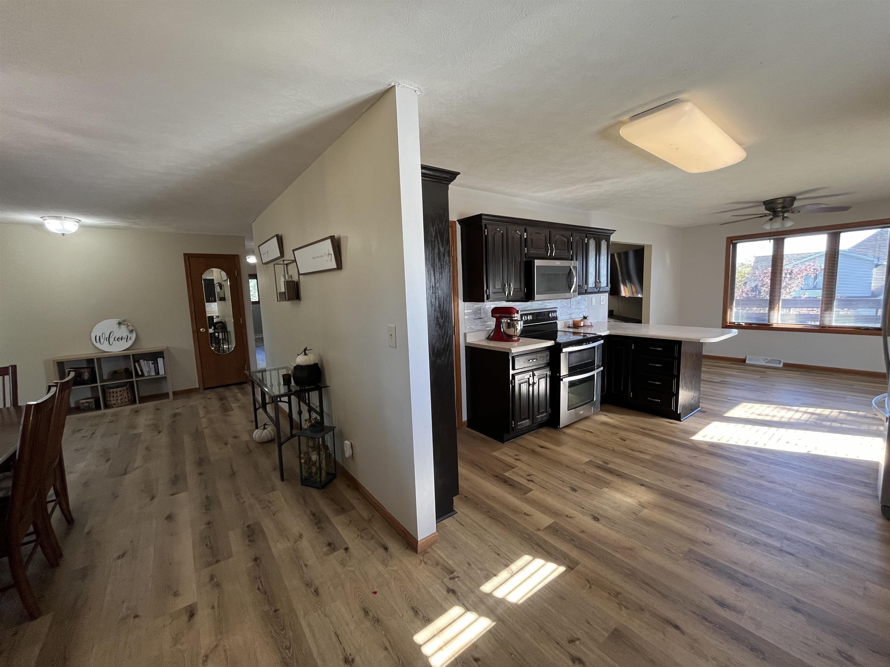 Pierce, Nebraska 68767, United States, 3 Bedrooms Bedrooms, ,2 BathroomsBathrooms,Residential,Pending,38579