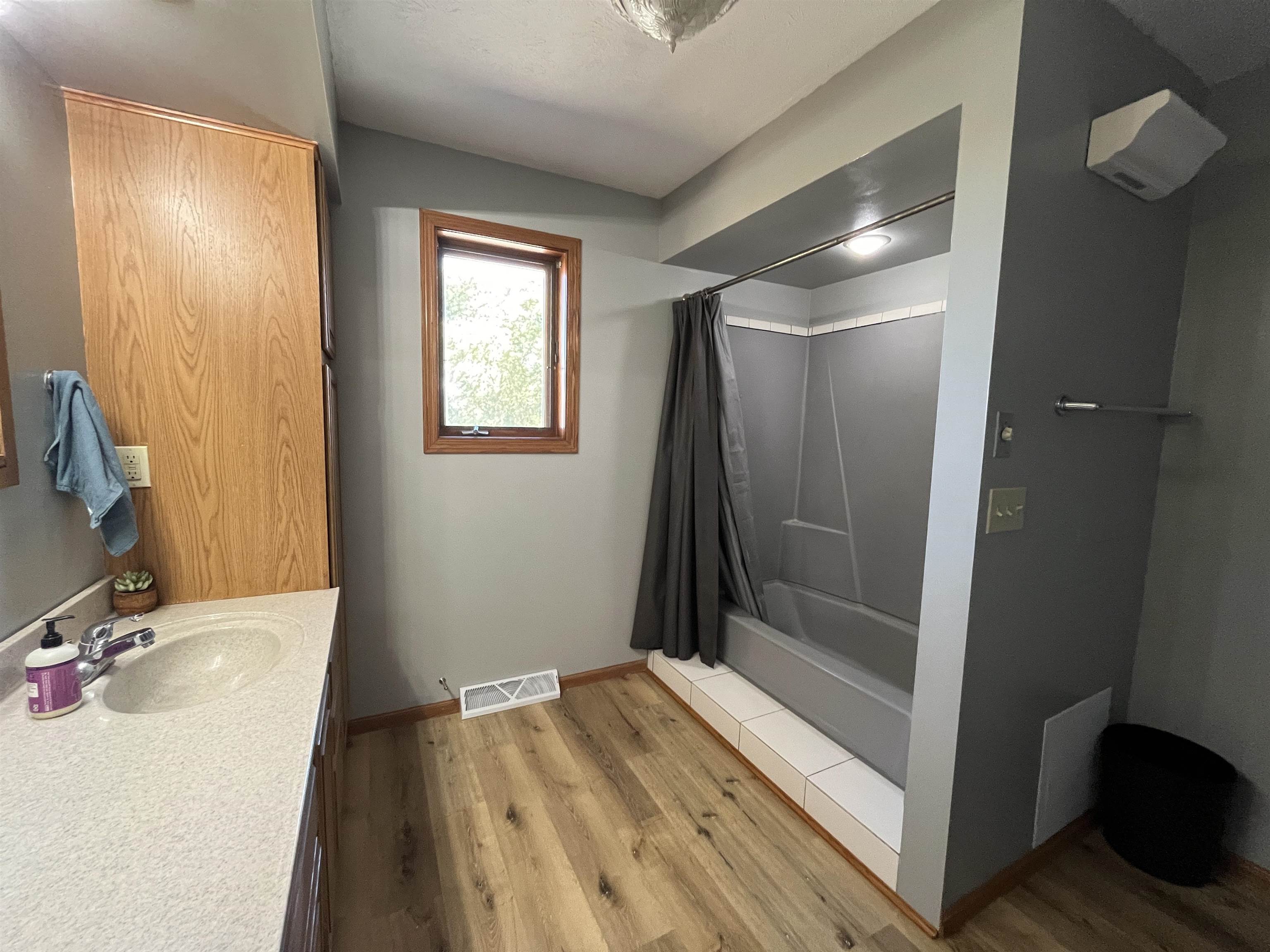 Pierce, Nebraska 68767, United States, 3 Bedrooms Bedrooms, ,2 BathroomsBathrooms,Residential,Pending,38579