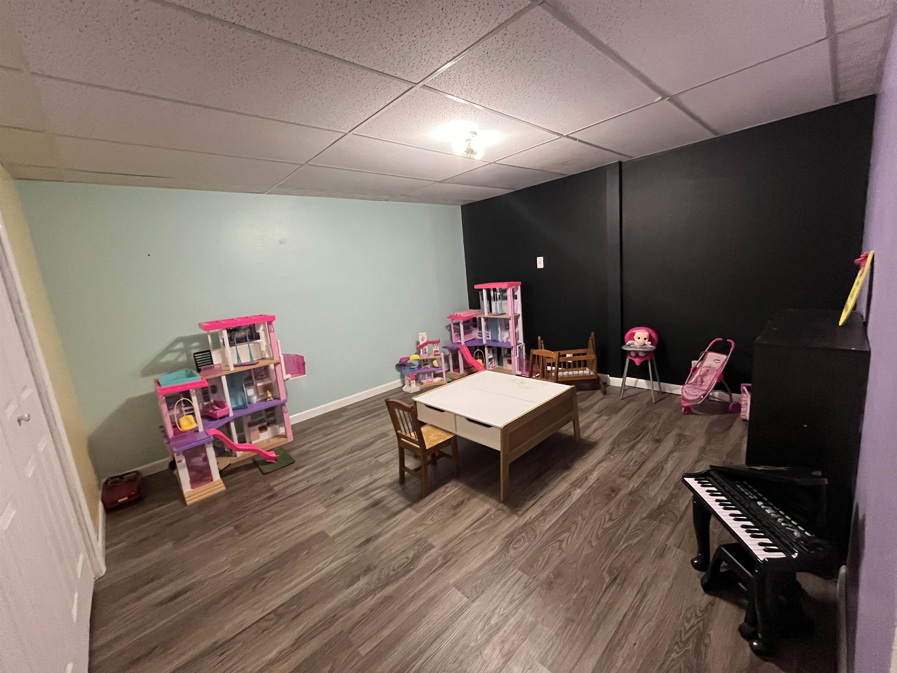 Pierce, Nebraska 68767, United States, 3 Bedrooms Bedrooms, ,2 BathroomsBathrooms,Residential,Pending,38579