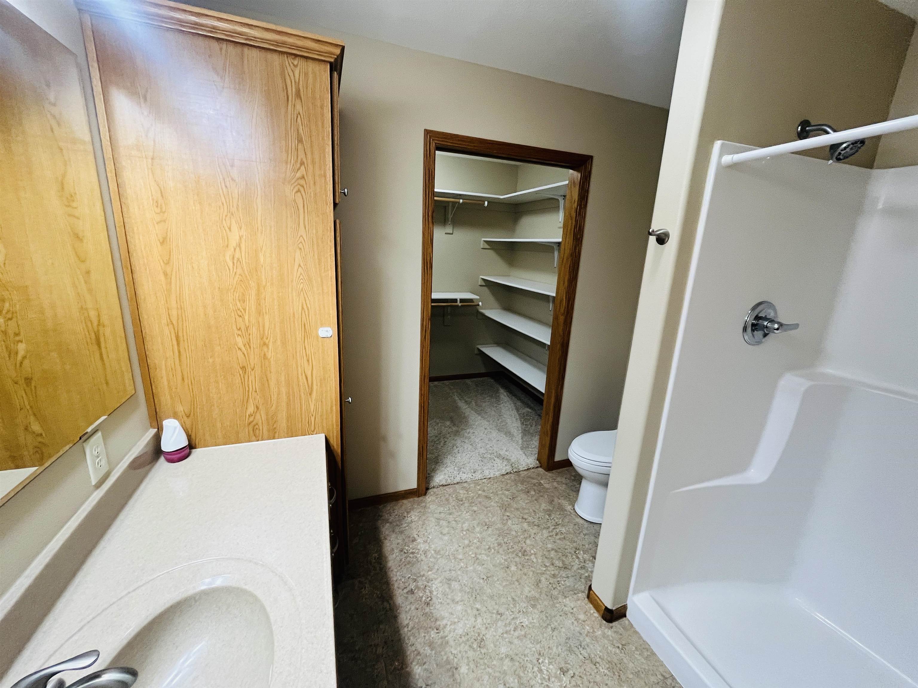 Norfolk, Nebraska 68701, United States, 2 Bedrooms Bedrooms, ,2 BathroomsBathrooms,Residential,Active,226899