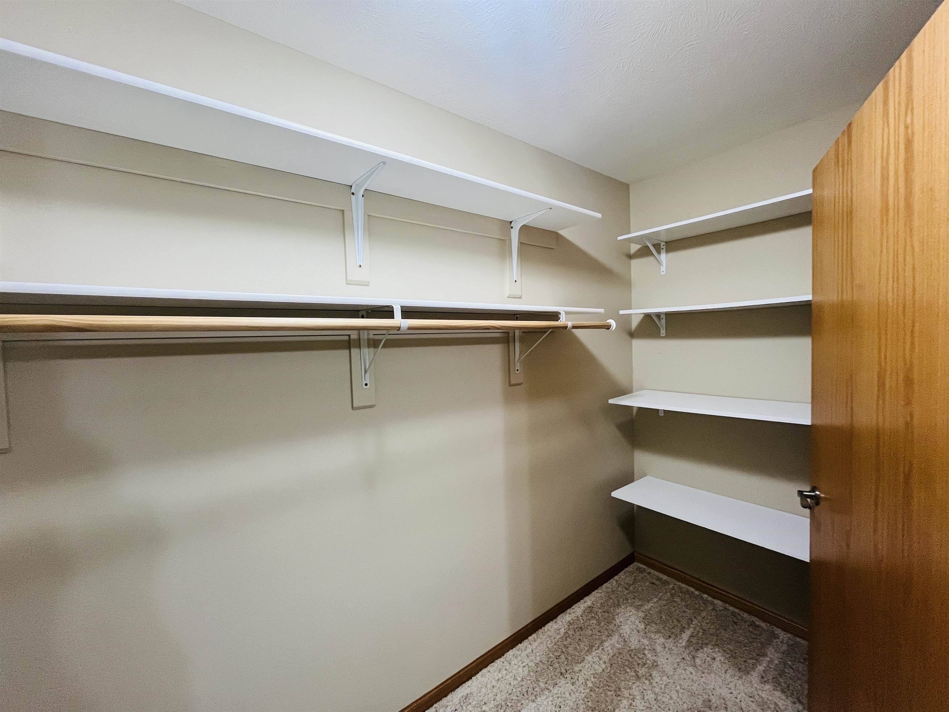 Norfolk, Nebraska 68701, United States, 2 Bedrooms Bedrooms, ,2 BathroomsBathrooms,Residential,Active,226899