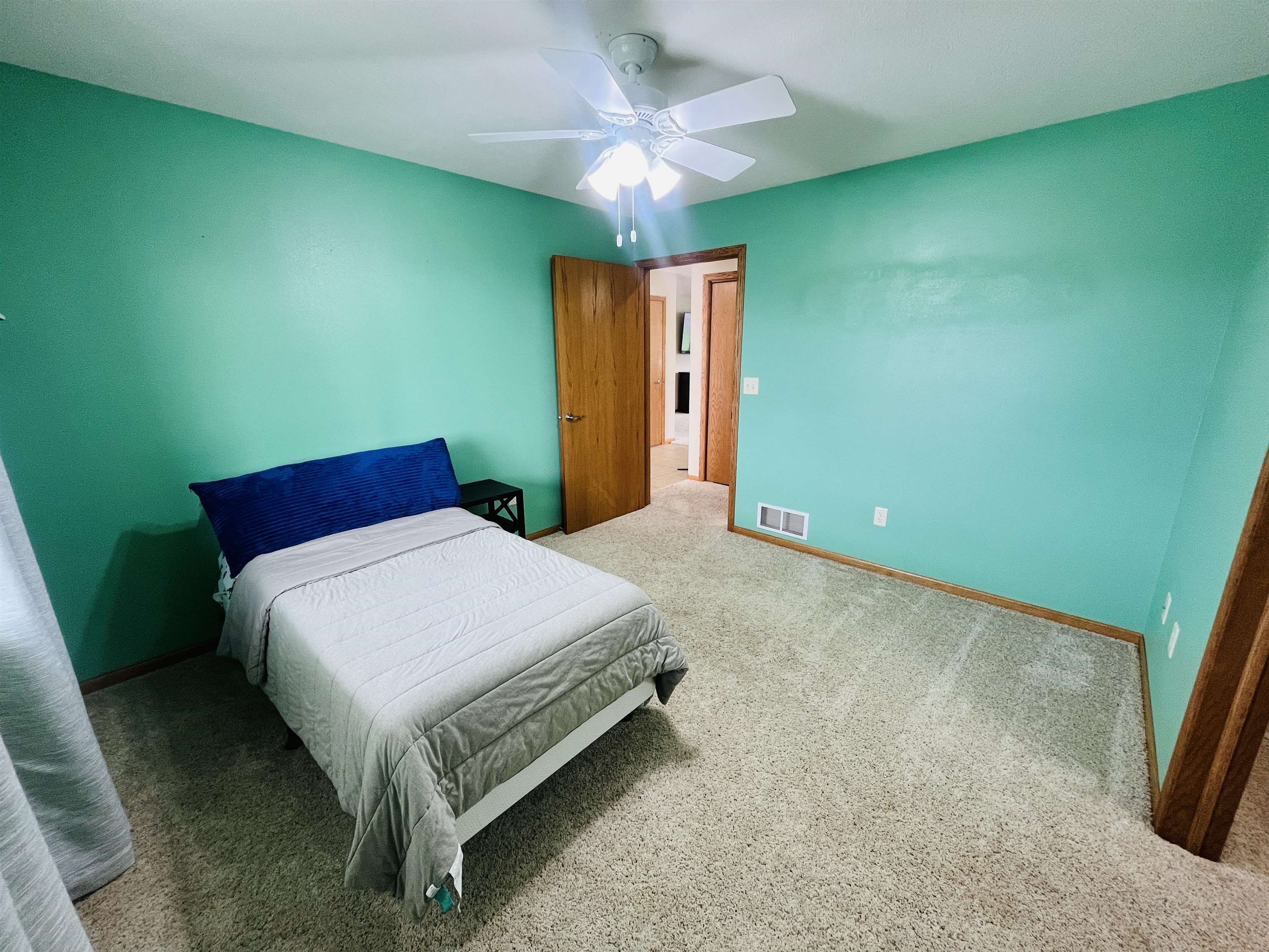 Norfolk, Nebraska 68701, United States, 2 Bedrooms Bedrooms, ,2 BathroomsBathrooms,Residential,Active,226899