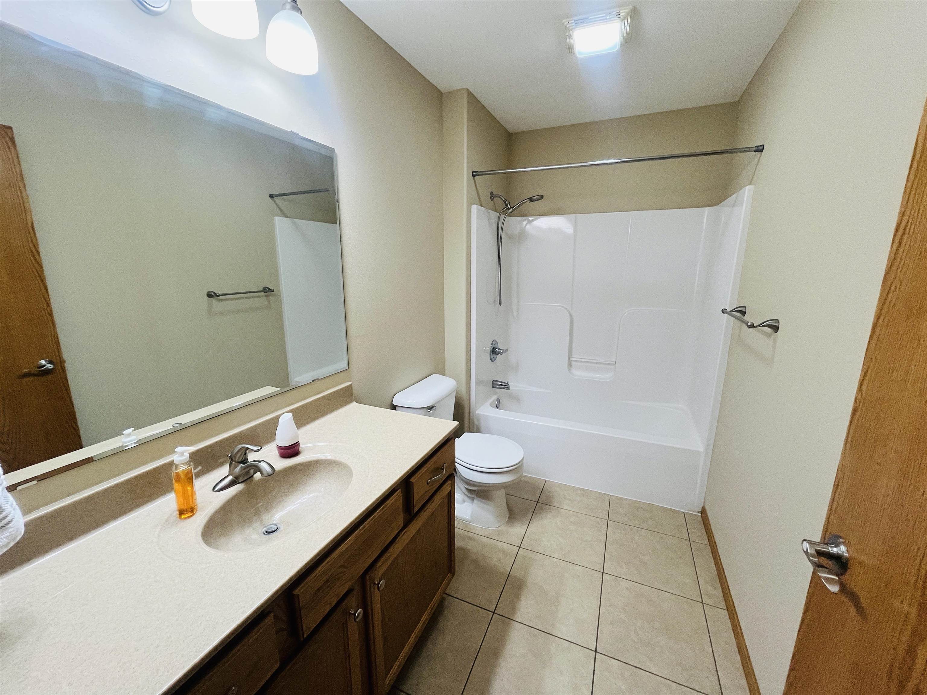 Norfolk, Nebraska 68701, United States, 2 Bedrooms Bedrooms, ,2 BathroomsBathrooms,Residential,Active,226899