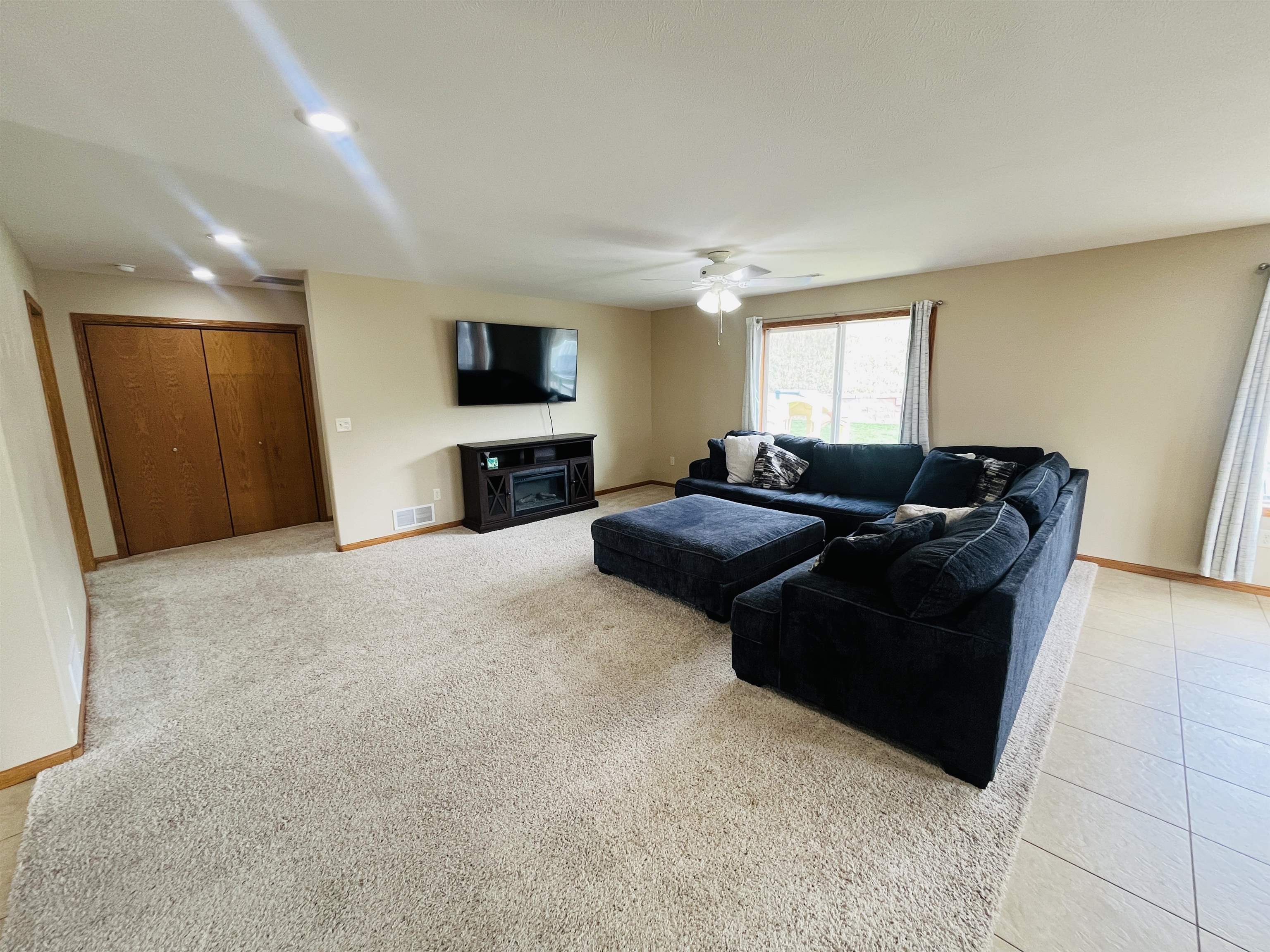 Norfolk, Nebraska 68701, United States, 2 Bedrooms Bedrooms, ,2 BathroomsBathrooms,Residential,Active,226899