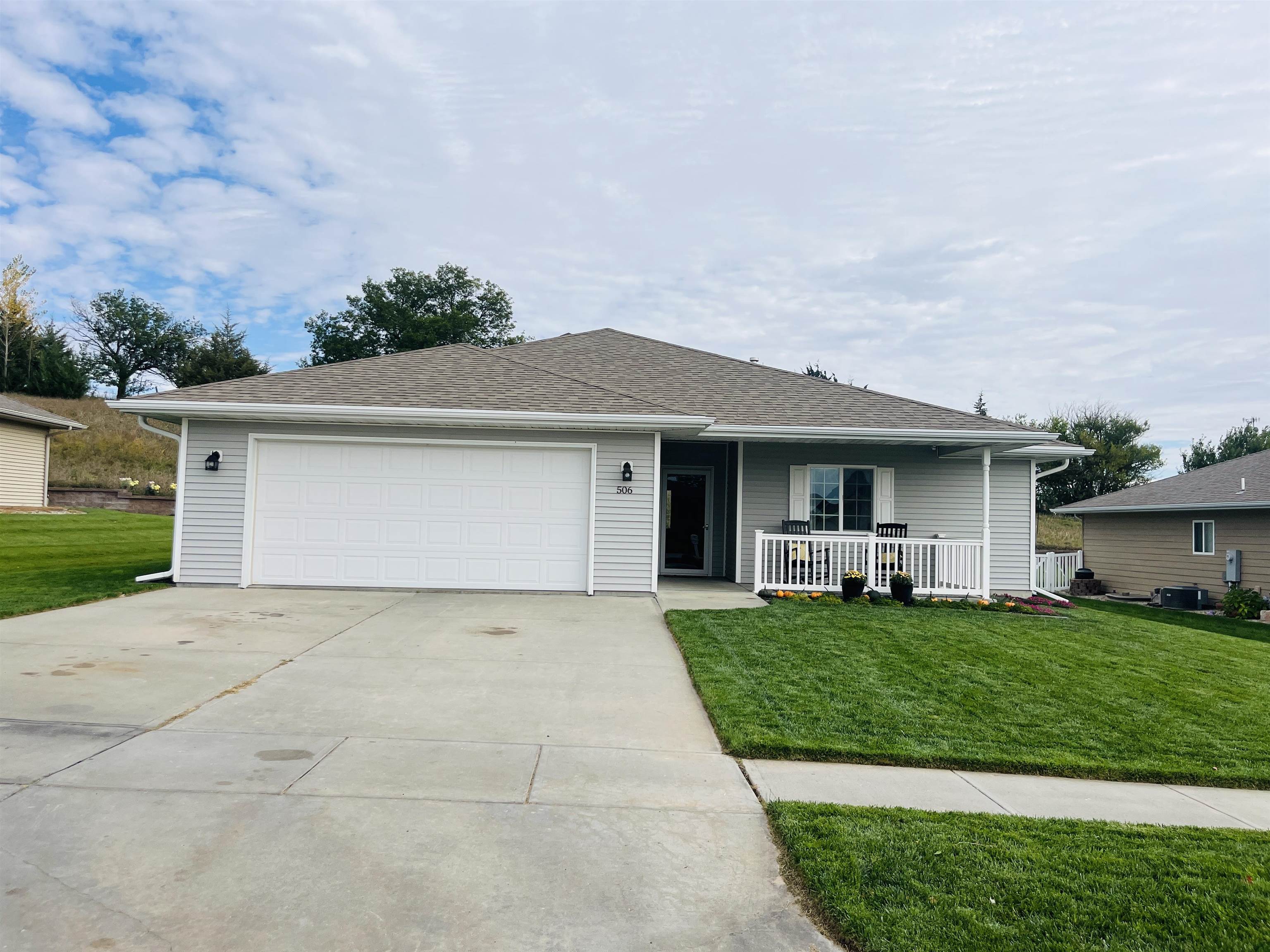 Norfolk, Nebraska 68701, United States, 2 Bedrooms Bedrooms, ,2 BathroomsBathrooms,Residential,Active,226899