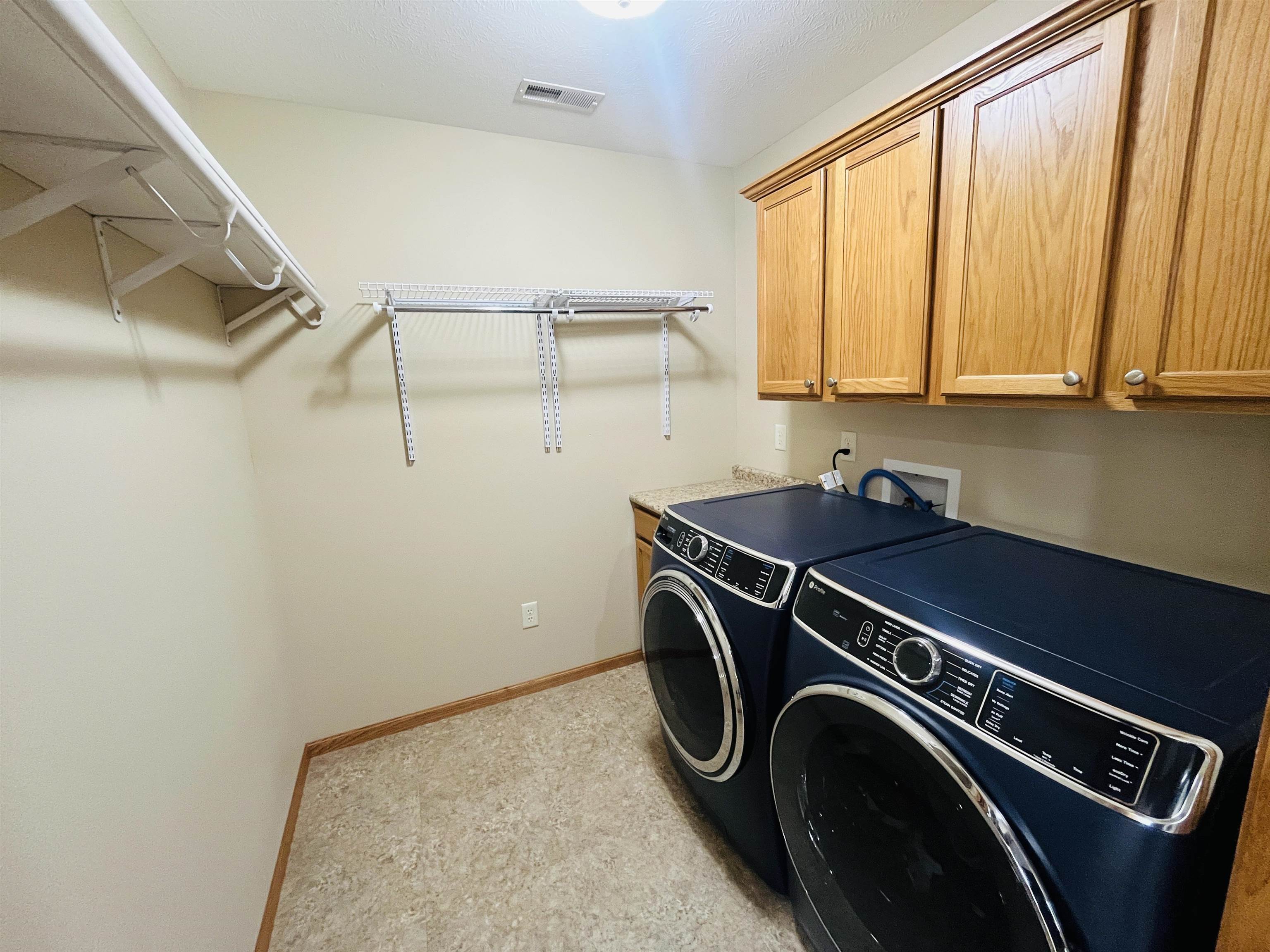 Norfolk, Nebraska 68701, United States, 2 Bedrooms Bedrooms, ,2 BathroomsBathrooms,Residential,Active,226899