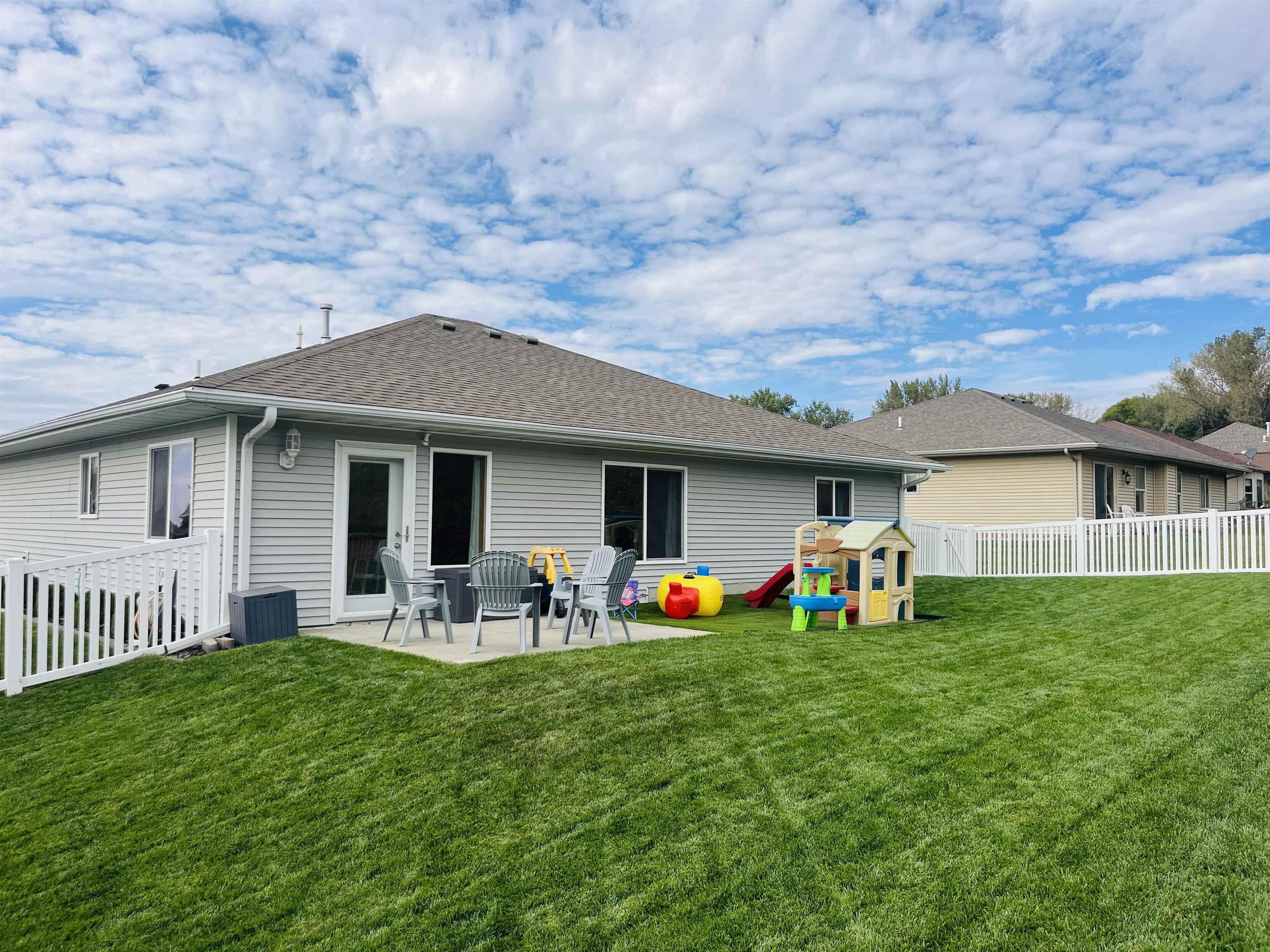 Norfolk, Nebraska 68701, United States, 2 Bedrooms Bedrooms, ,2 BathroomsBathrooms,Residential,Active,226899