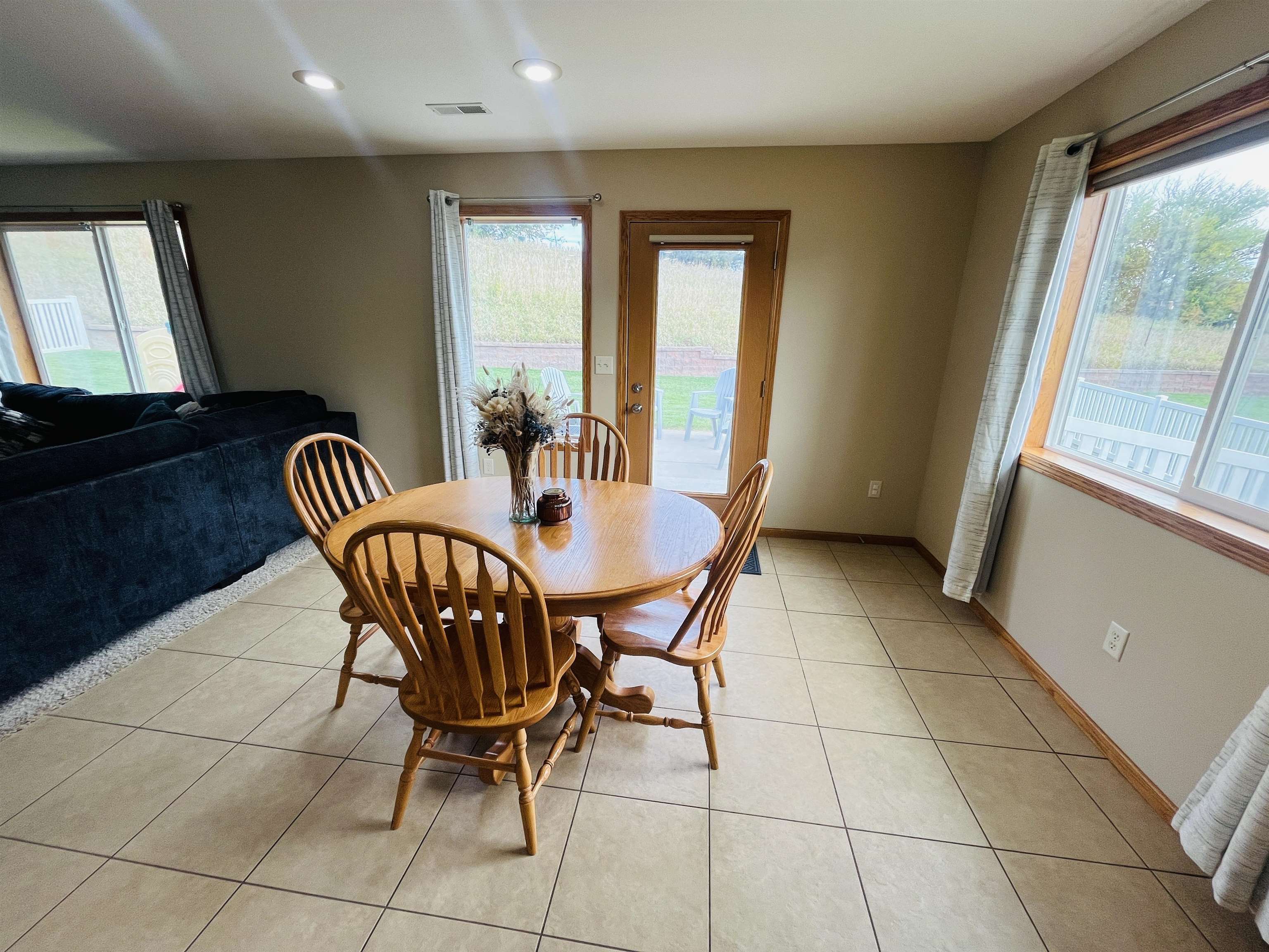 Norfolk, Nebraska 68701, United States, 2 Bedrooms Bedrooms, ,2 BathroomsBathrooms,Residential,Active,226899