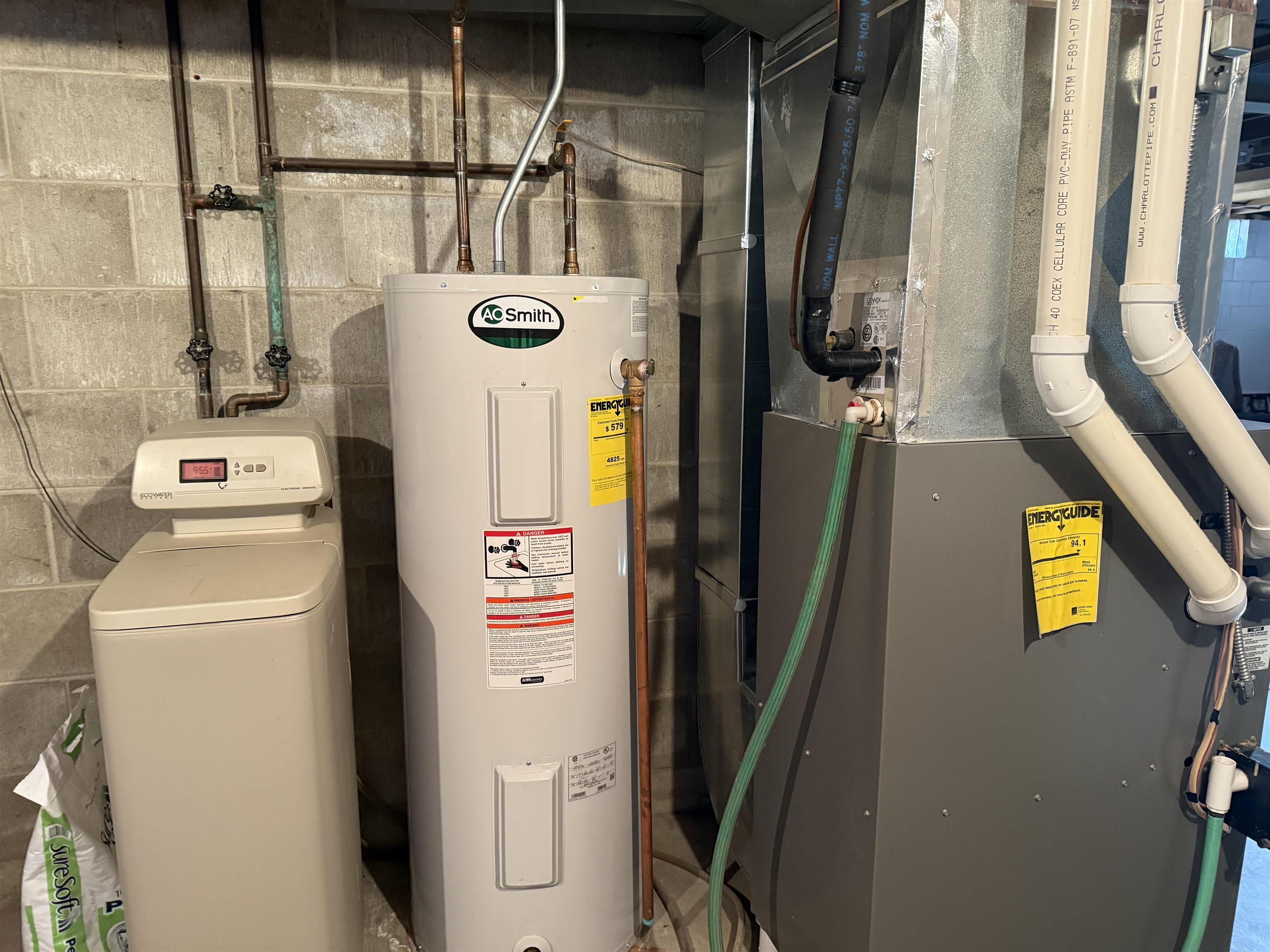 Scribner, Nebraska 68057, United States, 2 Bedrooms Bedrooms, ,2 BathroomsBathrooms,Residential,Pending,25452