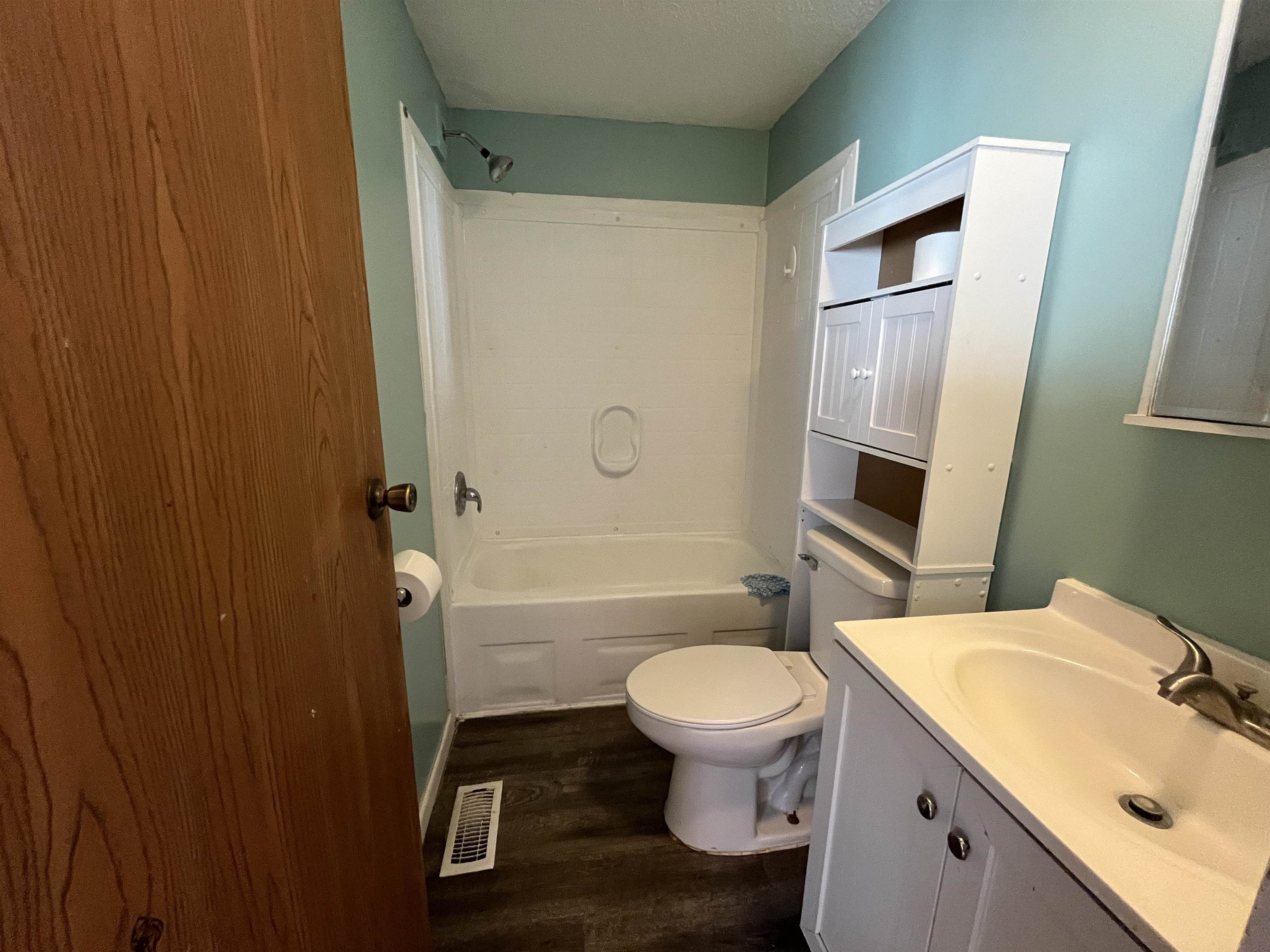 Norfolk, Nebraska 68701, United States, 3 Bedrooms Bedrooms, ,2 BathroomsBathrooms,Residential,Active,36102