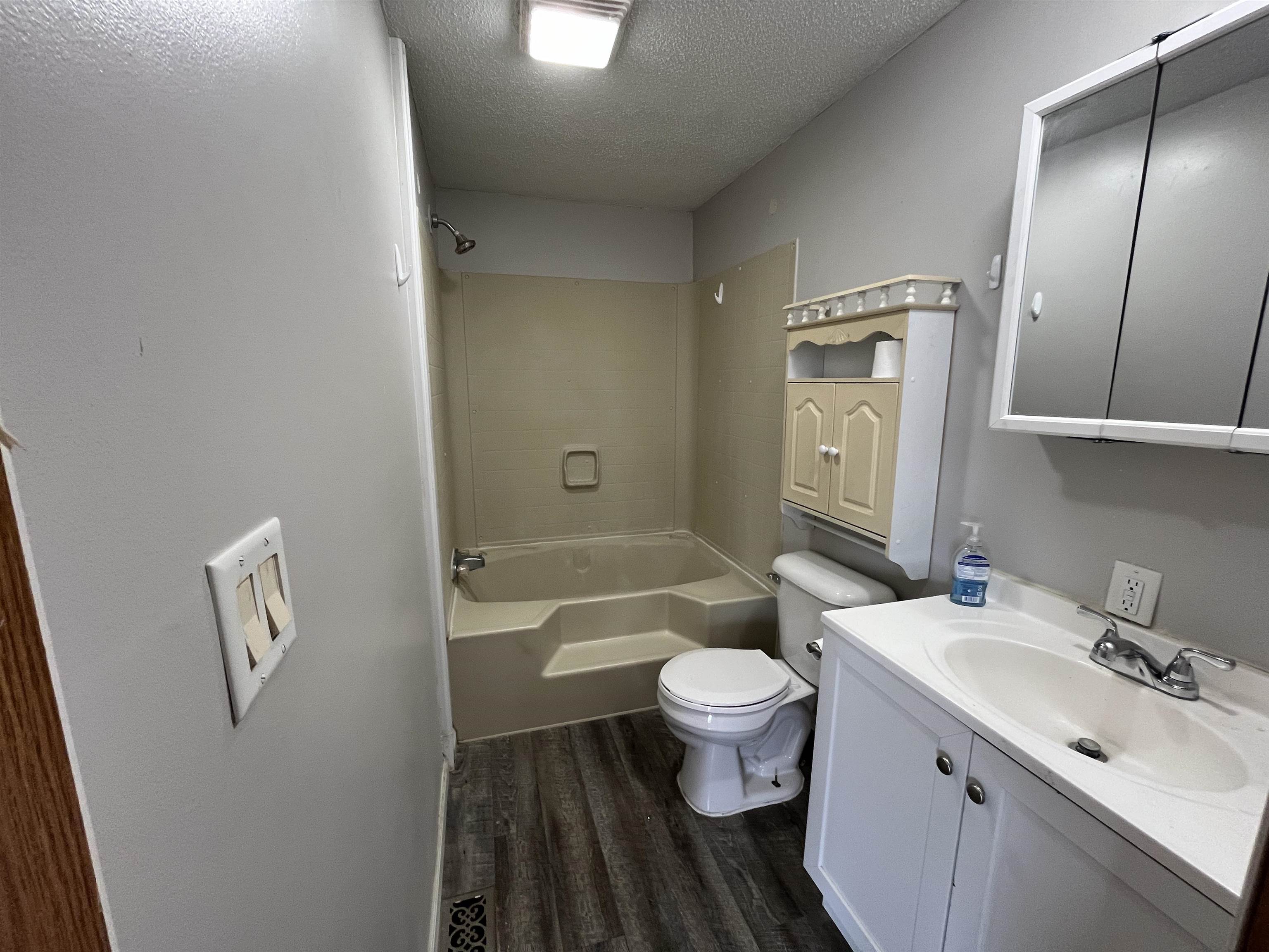 Norfolk, Nebraska 68701, United States, 3 Bedrooms Bedrooms, ,2 BathroomsBathrooms,Residential,Active,36102