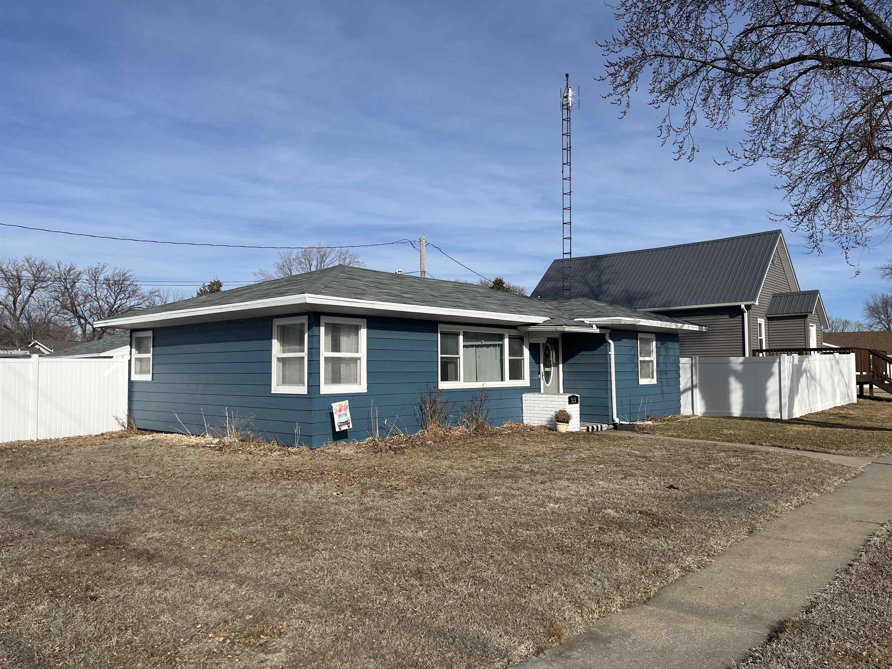 Pierce, Nebraska 68767, United States, 2 Bedrooms Bedrooms, ,1 BathroomBathrooms,Residential,Pending,85602