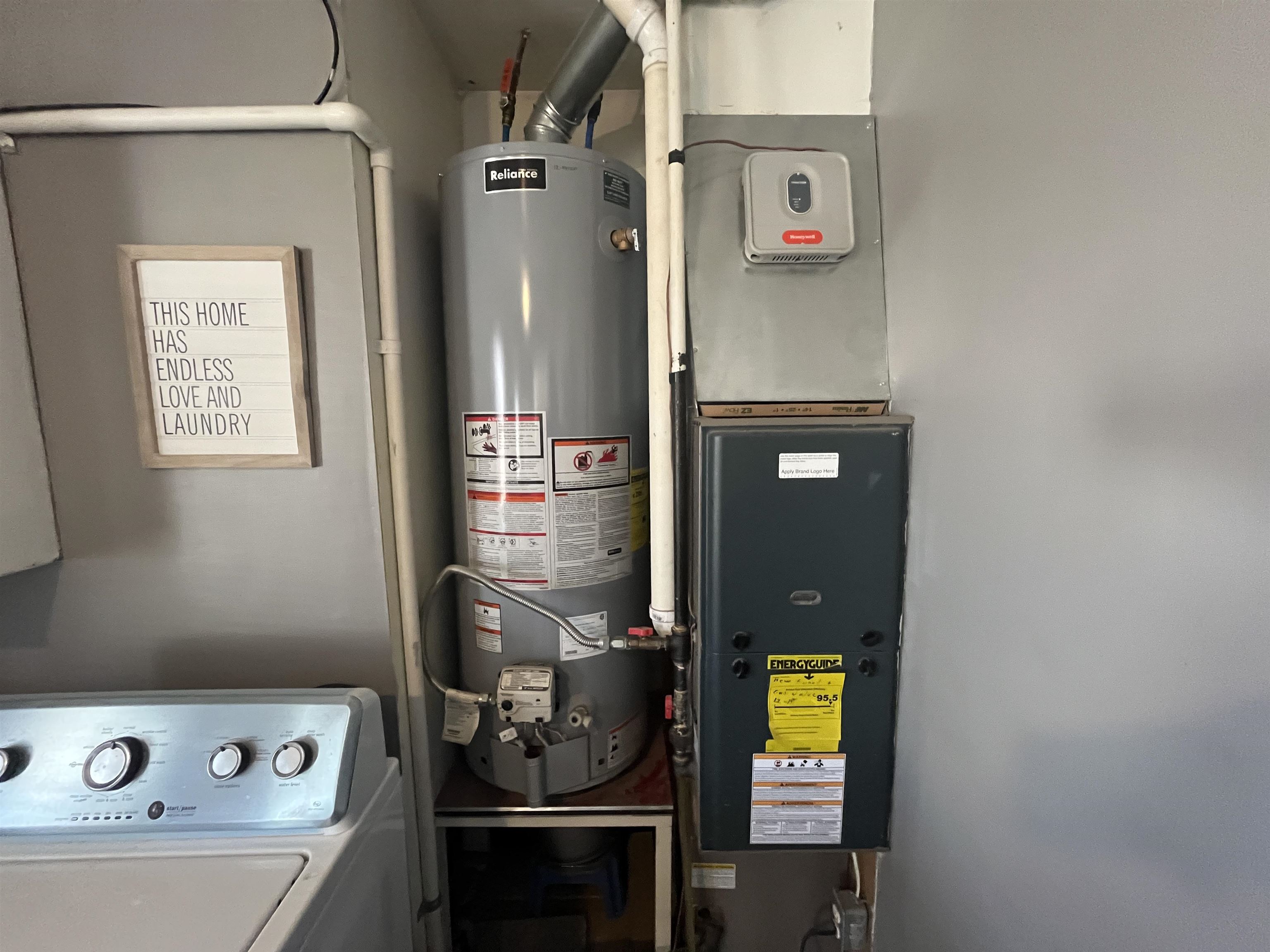 Pierce, Nebraska 68767, United States, 2 Bedrooms Bedrooms, ,1 BathroomBathrooms,Residential,Pending,85602