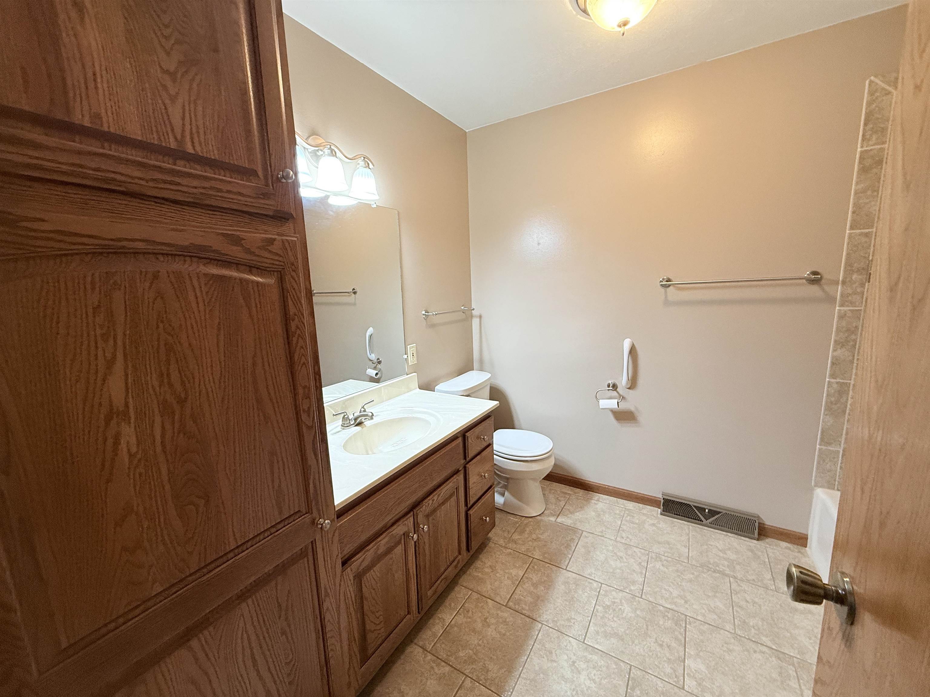 Pierce, Nebraska 68767, United States, 3 Bedrooms Bedrooms, ,2 BathroomsBathrooms,Residential,Active,189353