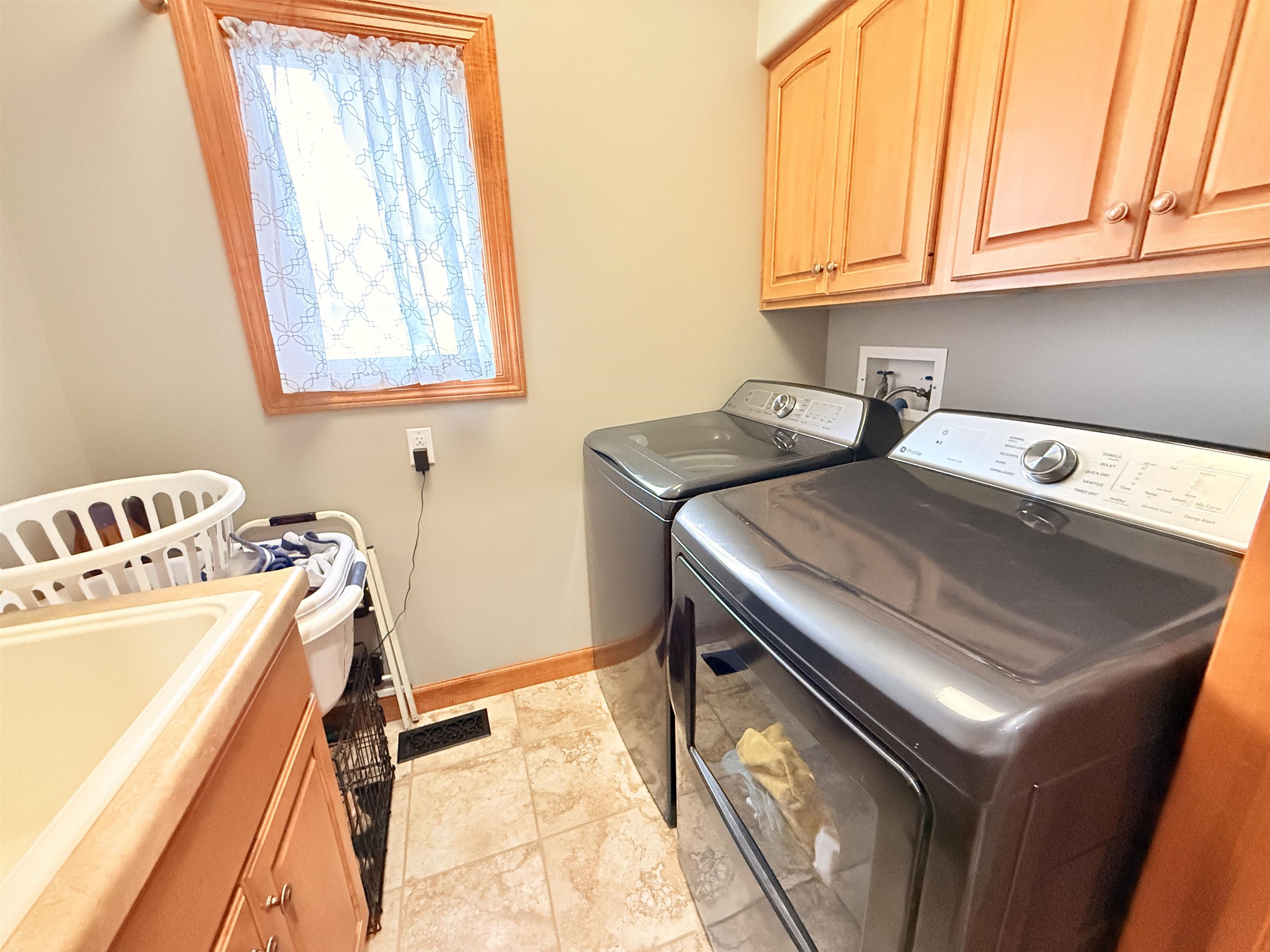 Norfolk, Nebraska 68701, United States, 5 Bedrooms Bedrooms, ,4 BathroomsBathrooms,Residential,Active,145965