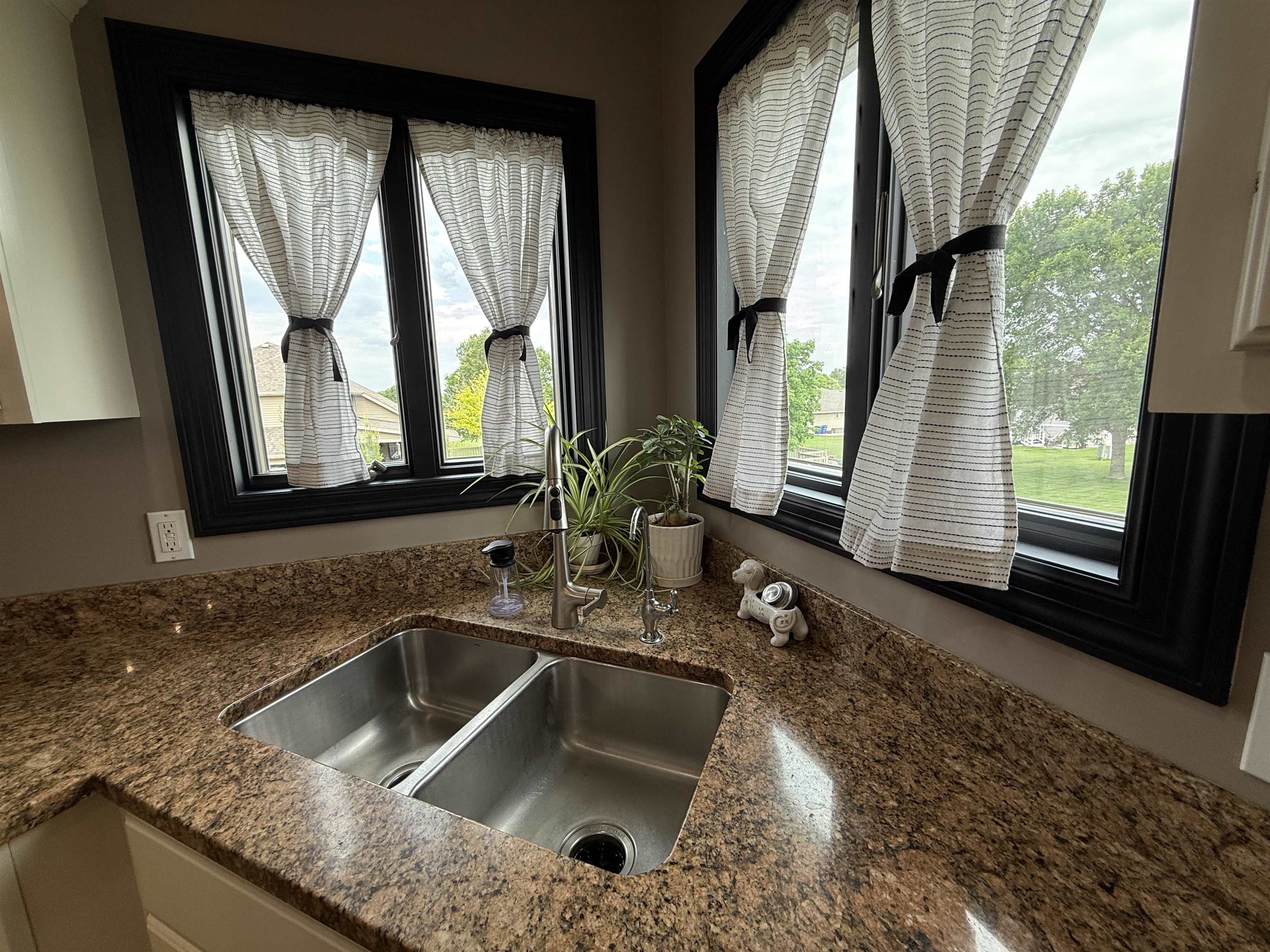 Norfolk, Nebraska 68701, United States, 5 Bedrooms Bedrooms, ,4 BathroomsBathrooms,Residential,Active,145965