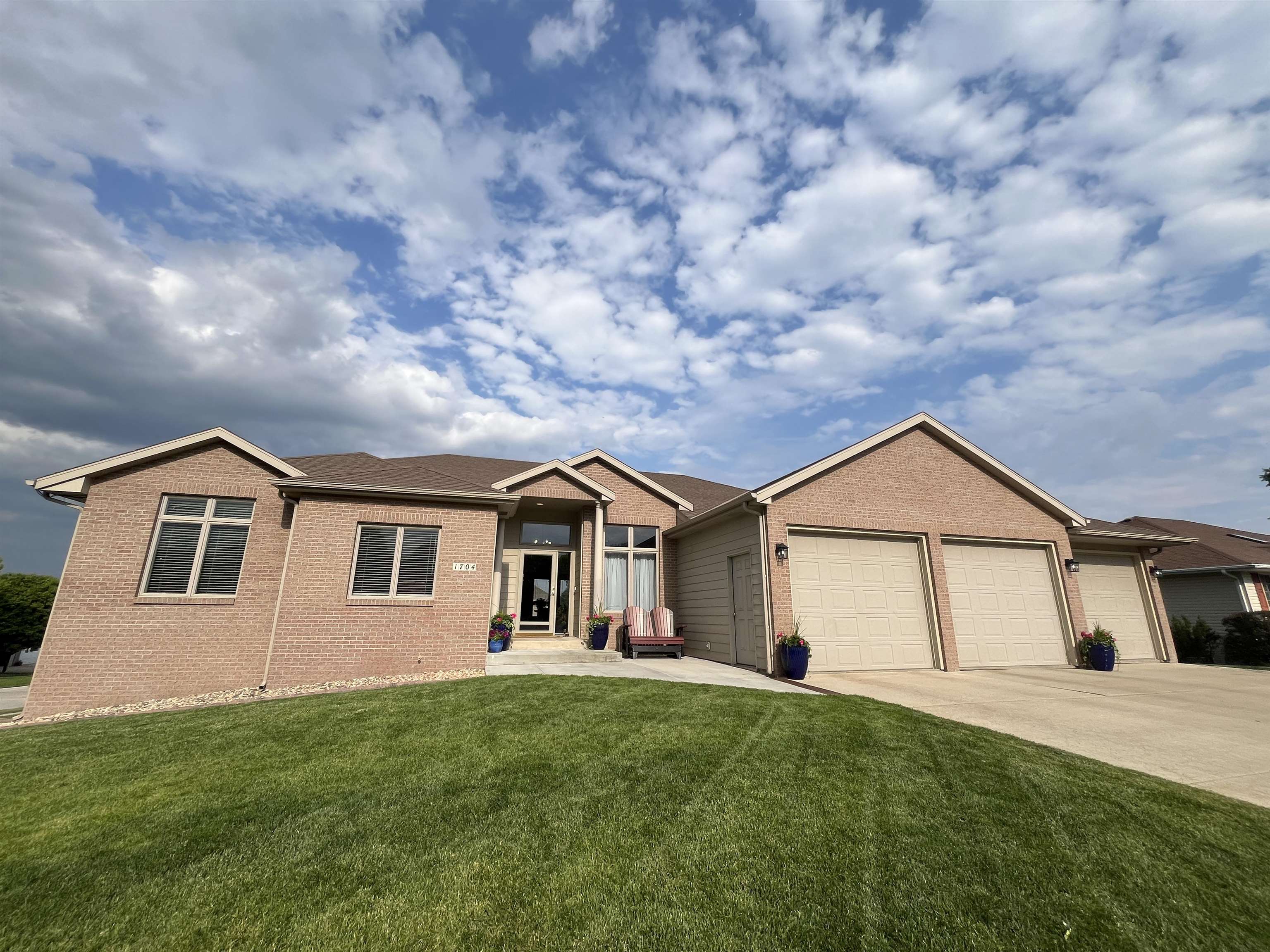 Norfolk, Nebraska 68701, United States, 5 Bedrooms Bedrooms, ,4 BathroomsBathrooms,Residential,Active,145965