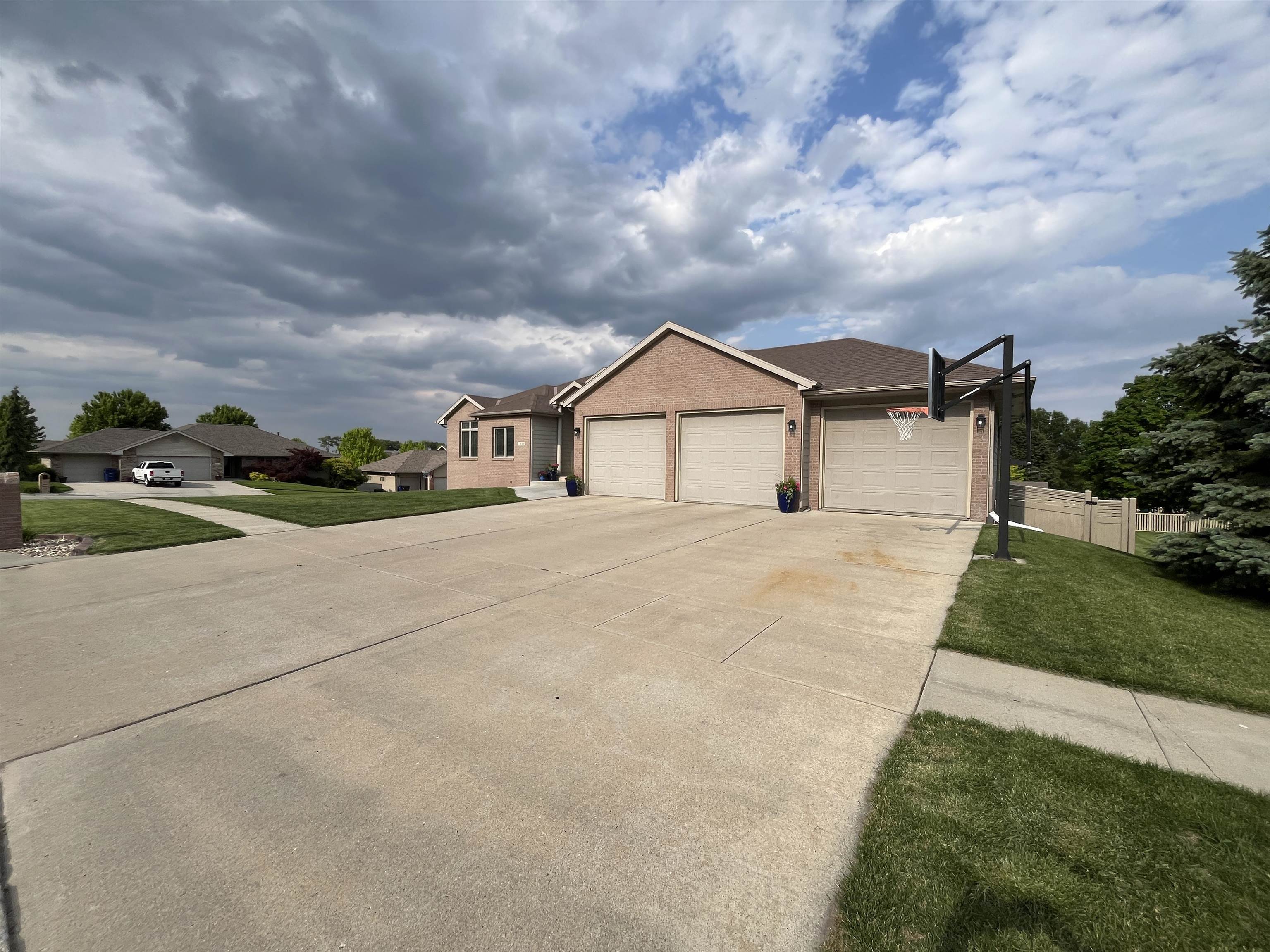 Norfolk, Nebraska 68701, United States, 5 Bedrooms Bedrooms, ,4 BathroomsBathrooms,Residential,Active,145965