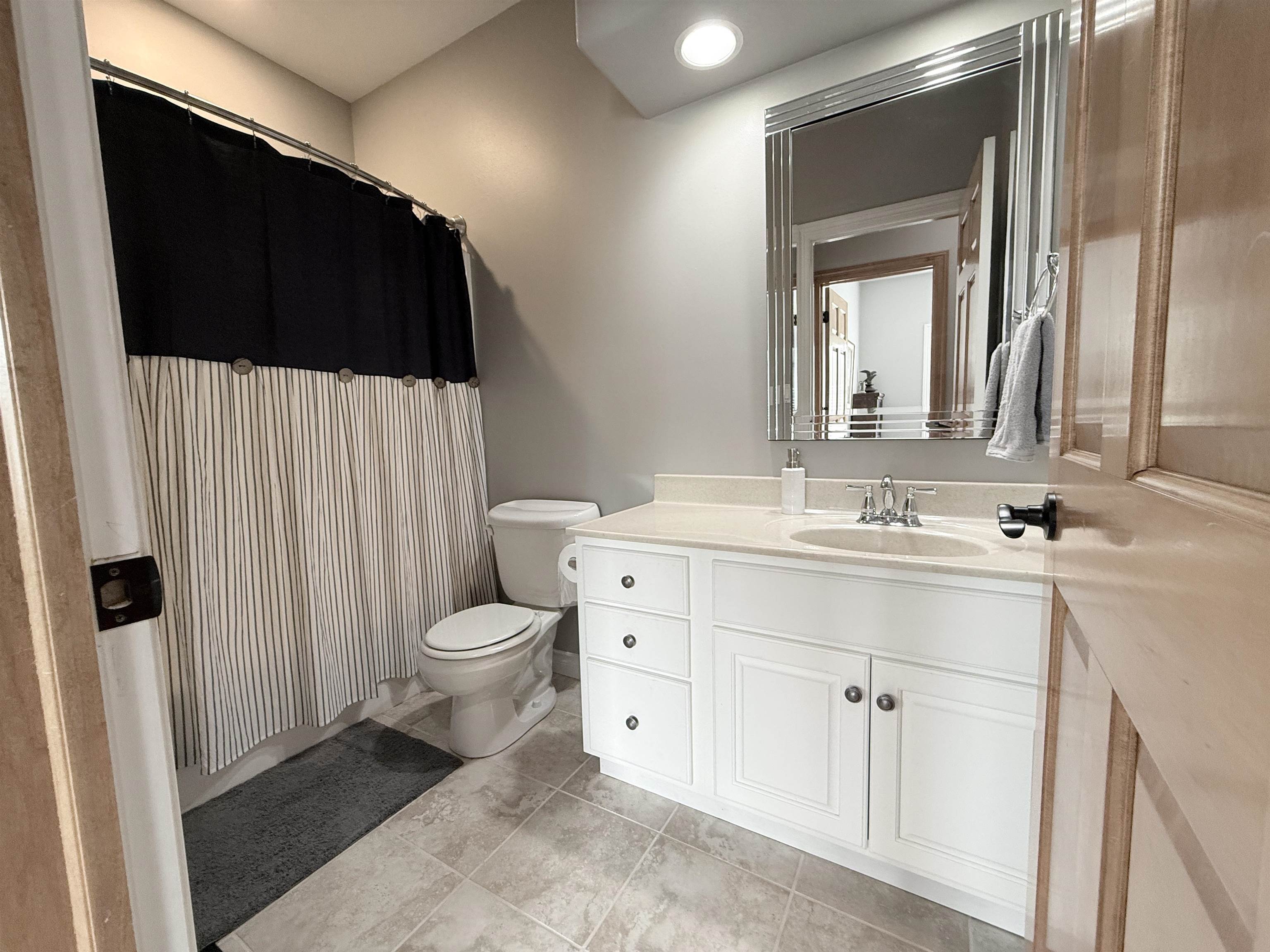 Norfolk, Nebraska 68701, United States, 5 Bedrooms Bedrooms, ,4 BathroomsBathrooms,Residential,Active,145965