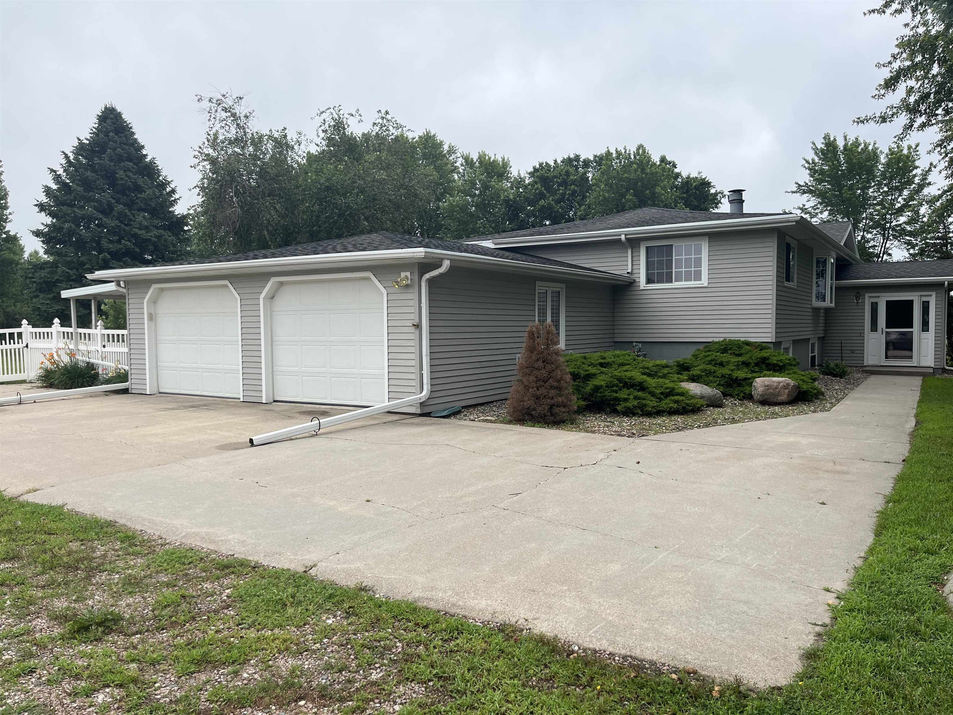 Crofton, Nebraska 68730, United States, 5 Bedrooms Bedrooms, ,3 BathroomsBathrooms,Land,Active,173910