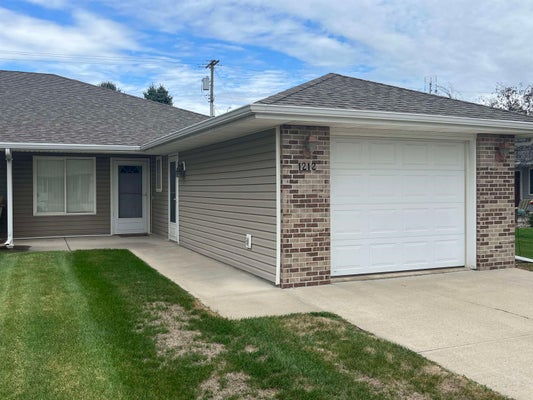 1212 JONATHAN CIR, NORFOLK, NE 68701 - Image af3d8c5f2be74a4b7546be75ebea65af/800349380