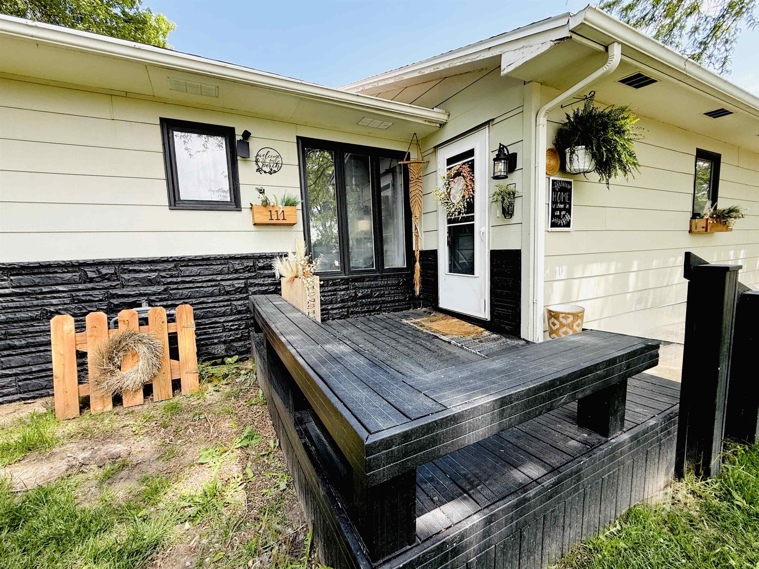 Neligh, Nebraska 68756, United States, 3 Bedrooms Bedrooms, ,2 BathroomsBathrooms,Residential,Active,142769