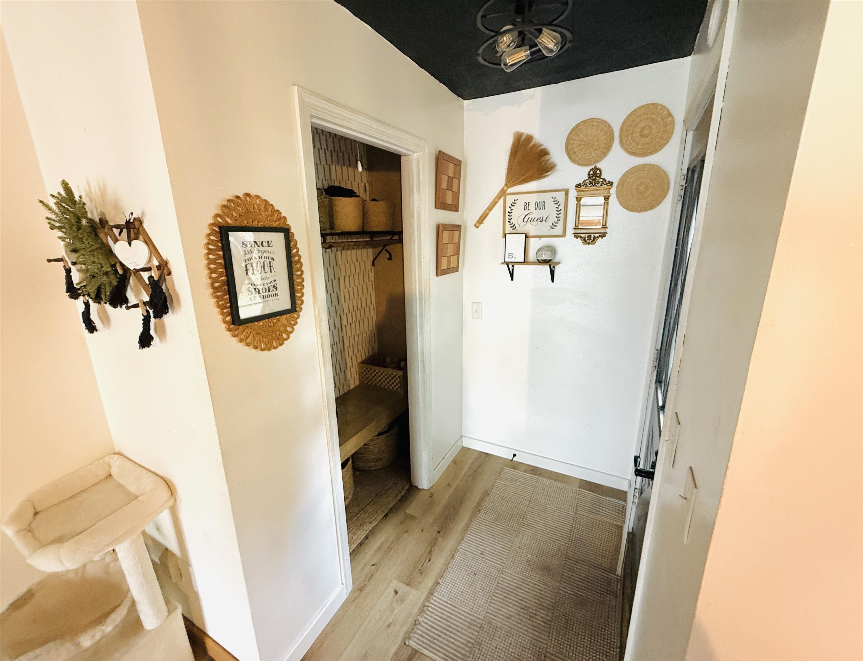 Neligh, Nebraska 68756, United States, 3 Bedrooms Bedrooms, ,2 BathroomsBathrooms,Residential,Active,142769