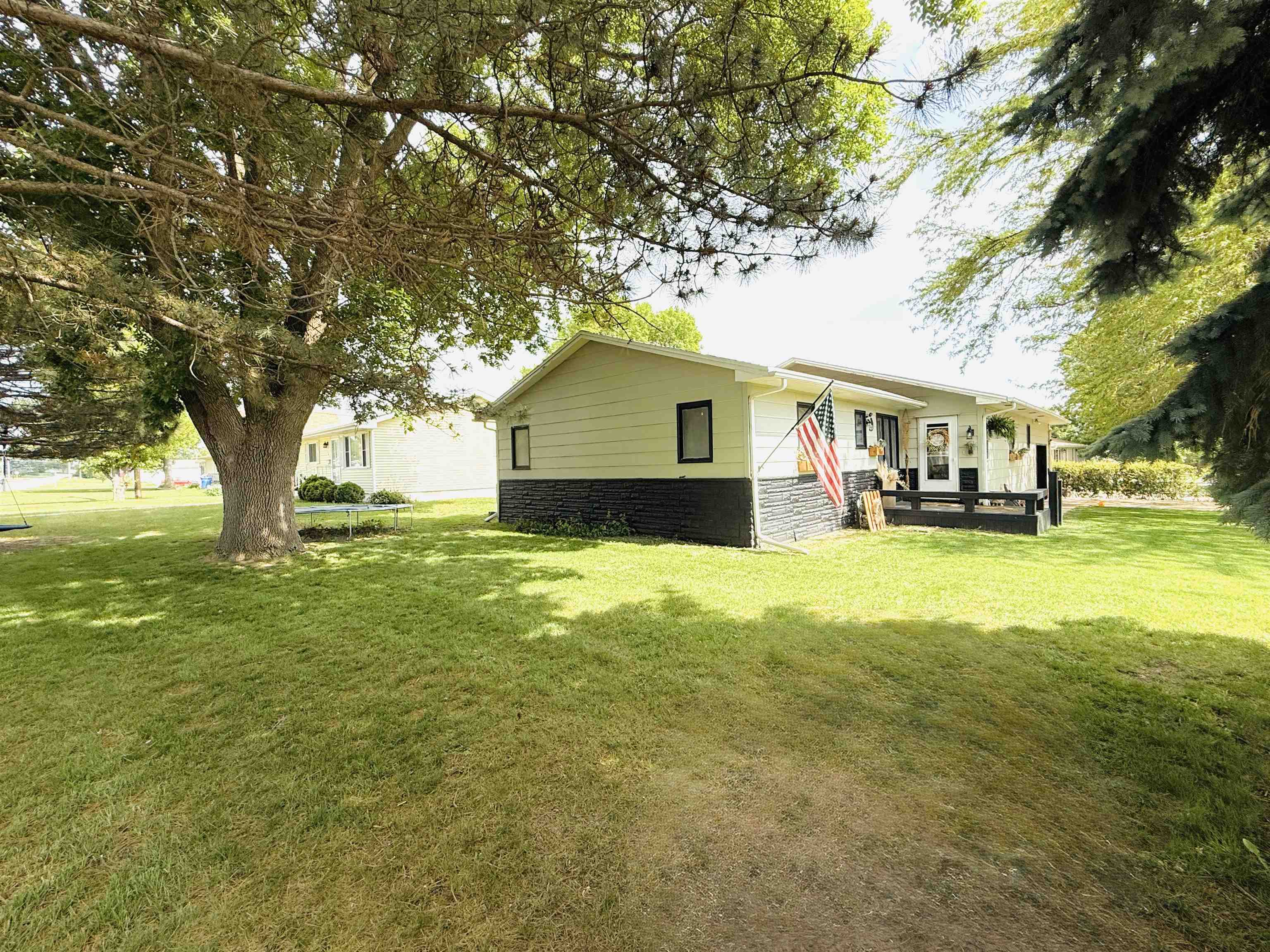 Neligh, Nebraska 68756, United States, 3 Bedrooms Bedrooms, ,2 BathroomsBathrooms,Residential,Active,142769
