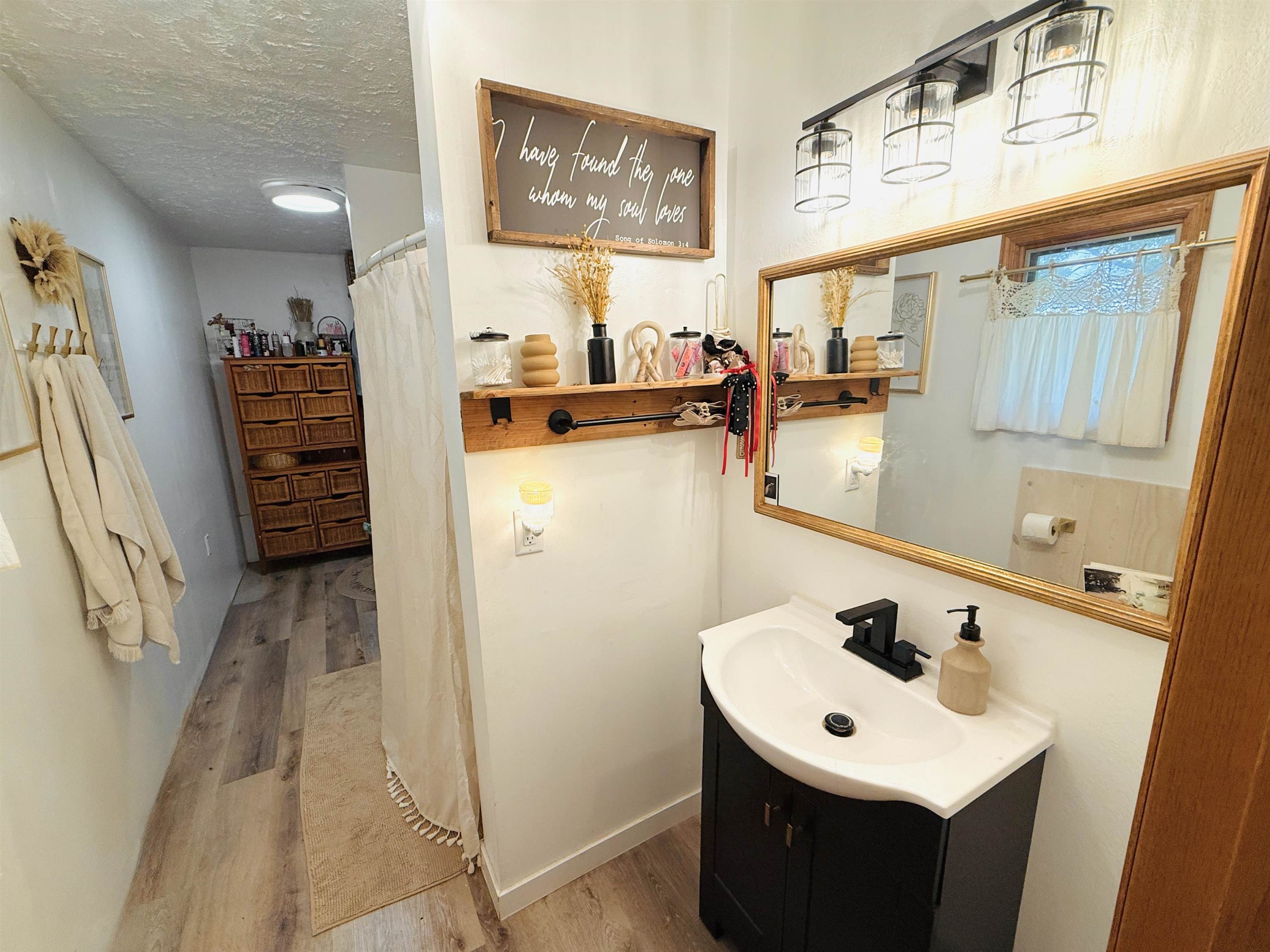 Neligh, Nebraska 68756, United States, 3 Bedrooms Bedrooms, ,2 BathroomsBathrooms,Residential,Active,142769