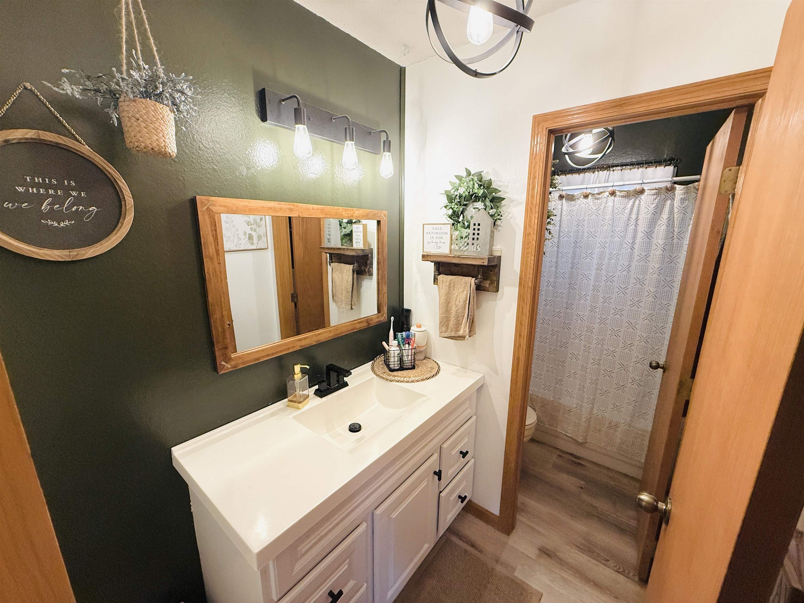 Neligh, Nebraska 68756, United States, 3 Bedrooms Bedrooms, ,2 BathroomsBathrooms,Residential,Active,142769