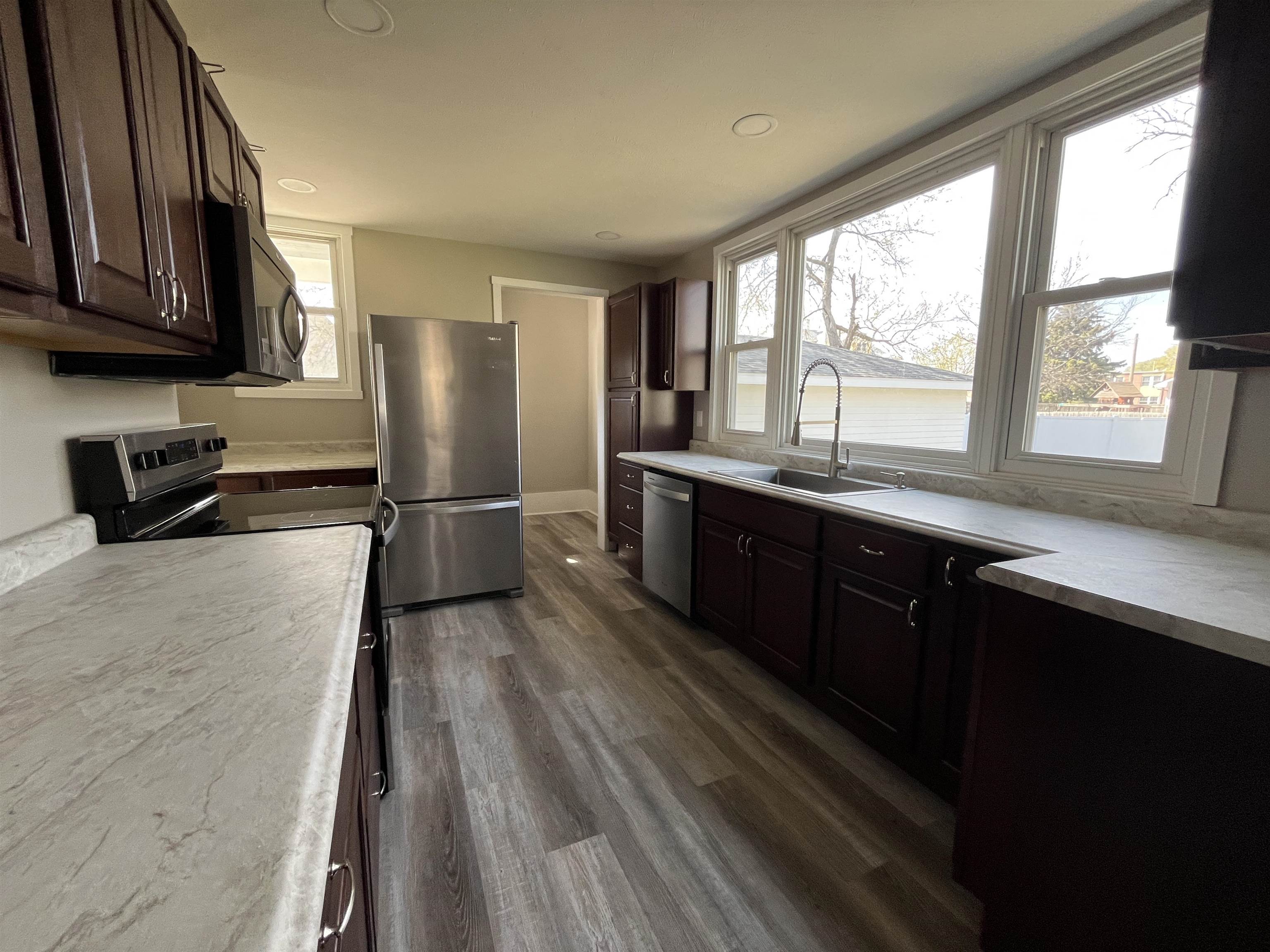 Norfolk, Nebraska 68701, United States, 3 Bedrooms Bedrooms, ,3 BathroomsBathrooms,Residential,Active,110393