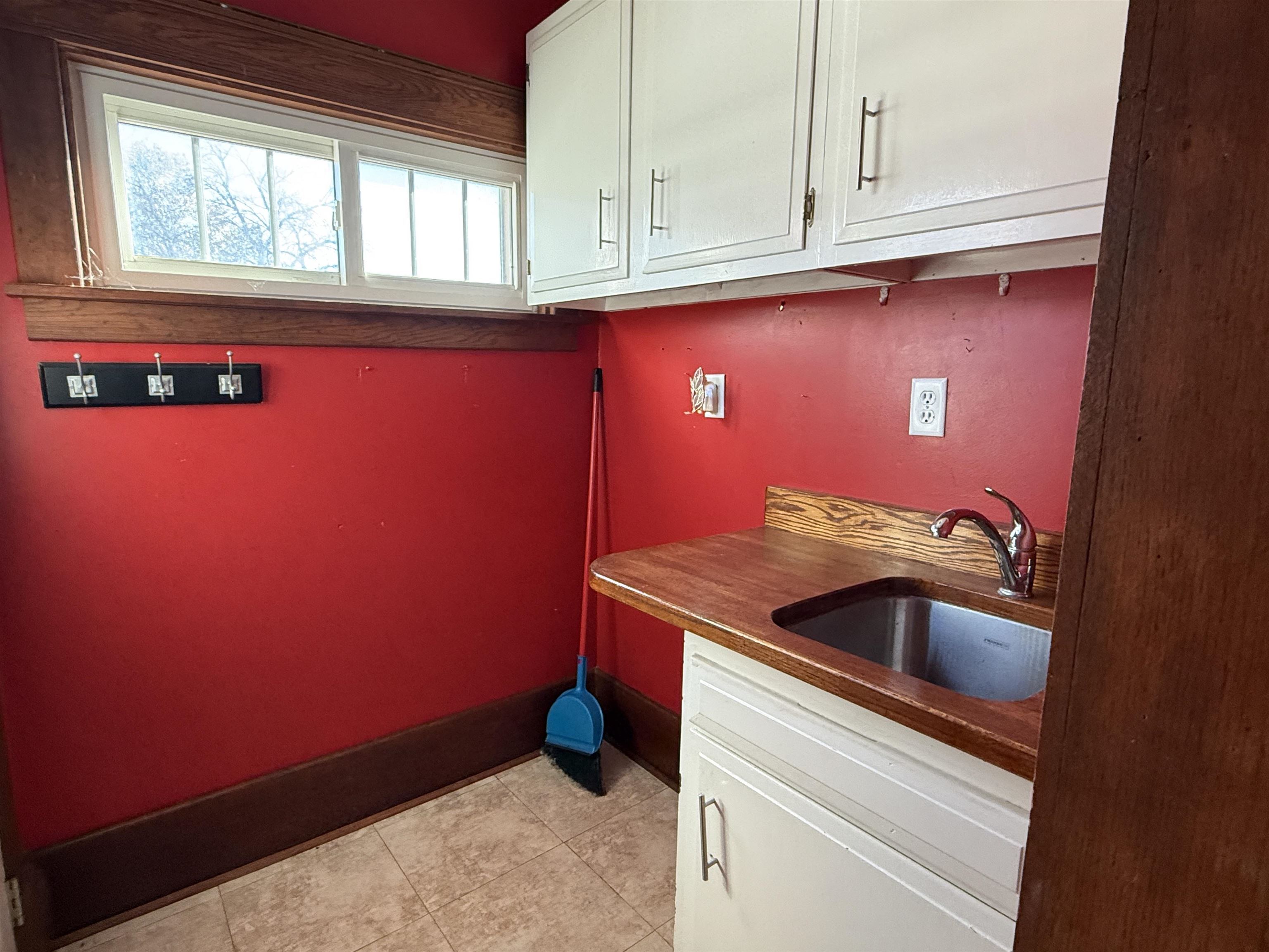 Plainview, Nebraska 68769, United States, 3 Bedrooms Bedrooms, ,3 BathroomsBathrooms,Residential,Active,239059