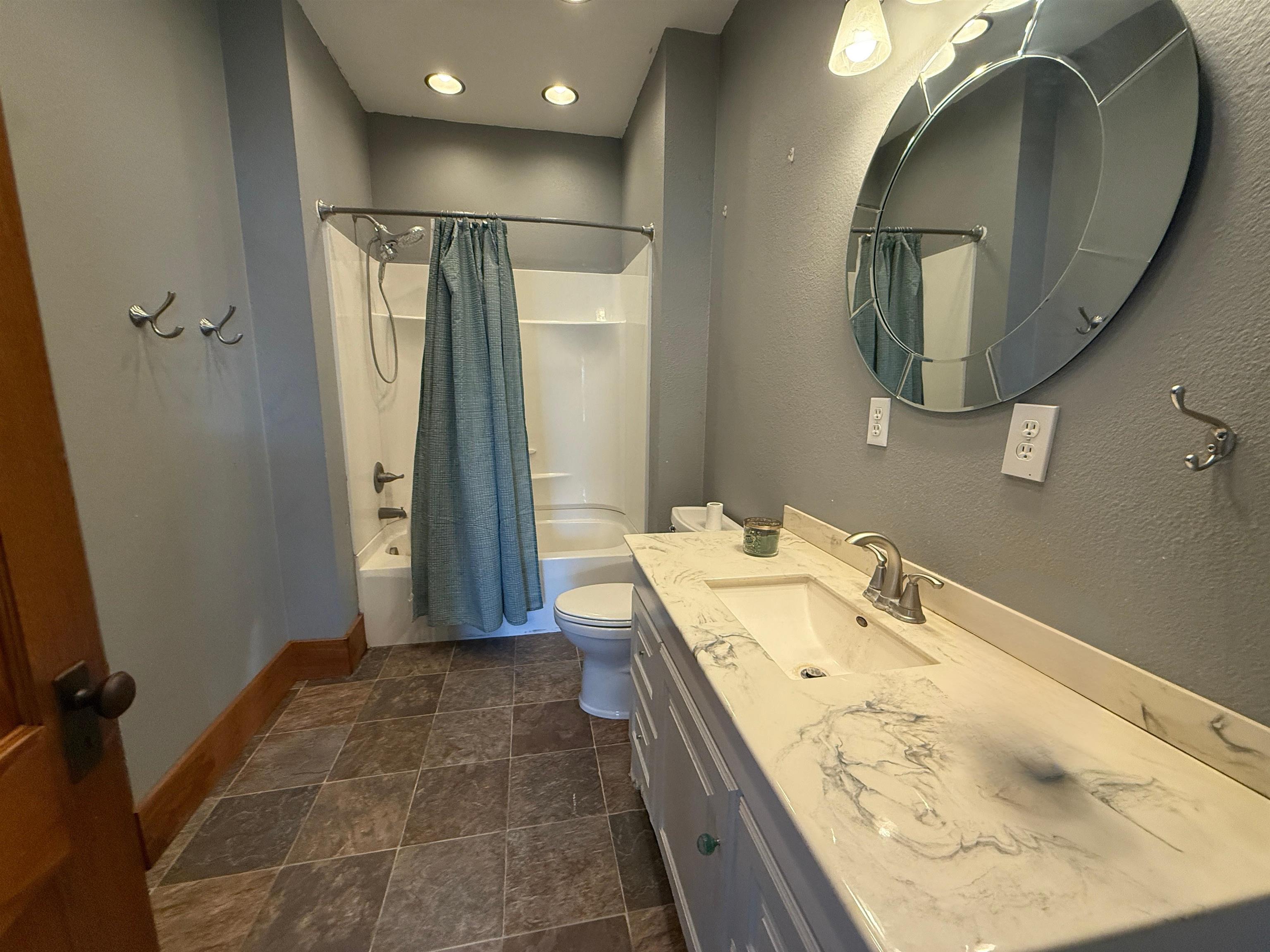 Plainview, Nebraska 68769, United States, 3 Bedrooms Bedrooms, ,3 BathroomsBathrooms,Residential,Active,239059