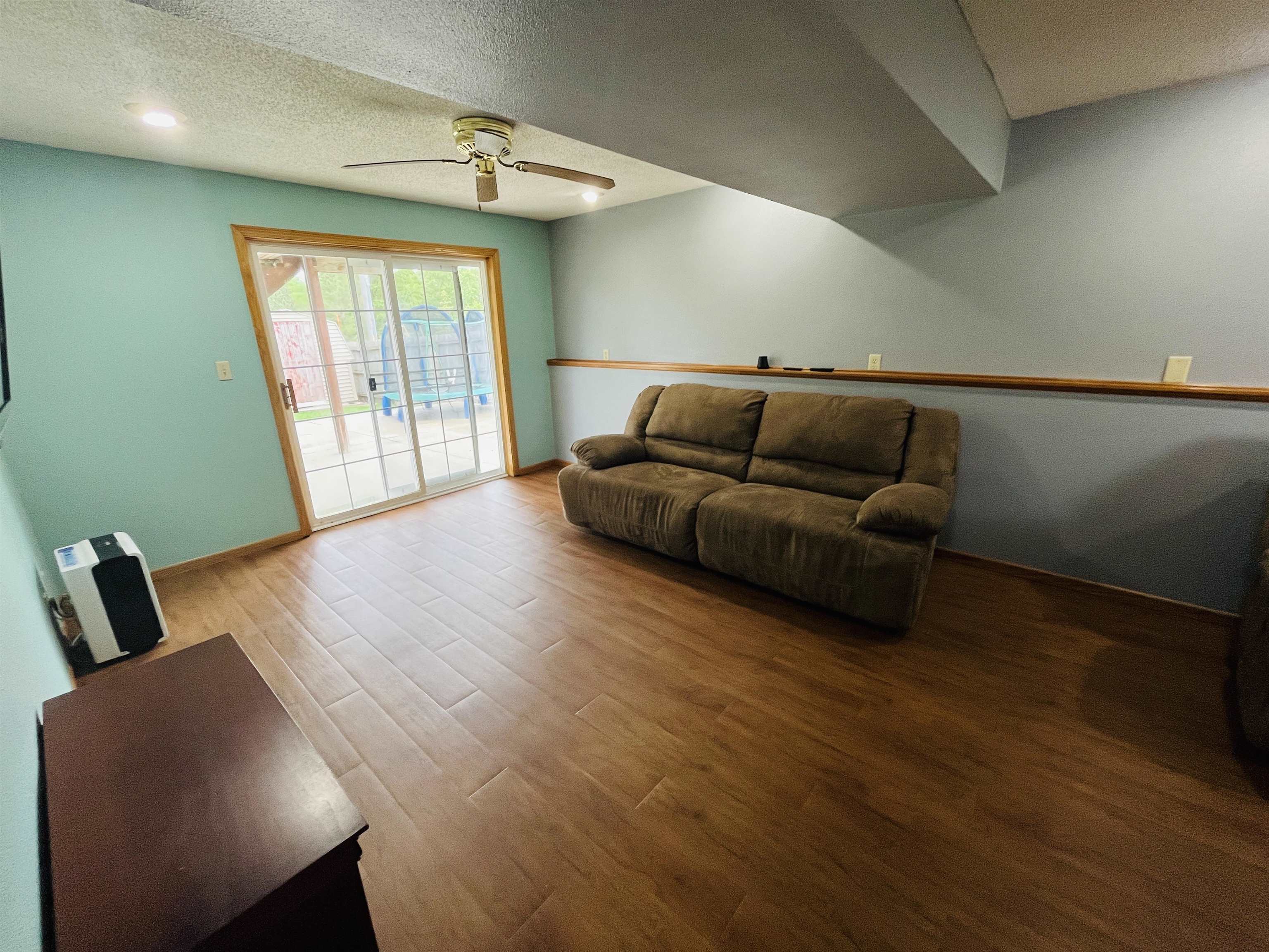 Norfolk, Nebraska 68701, United States, 3 Bedrooms Bedrooms, ,2 BathroomsBathrooms,Residential,Pending,146056