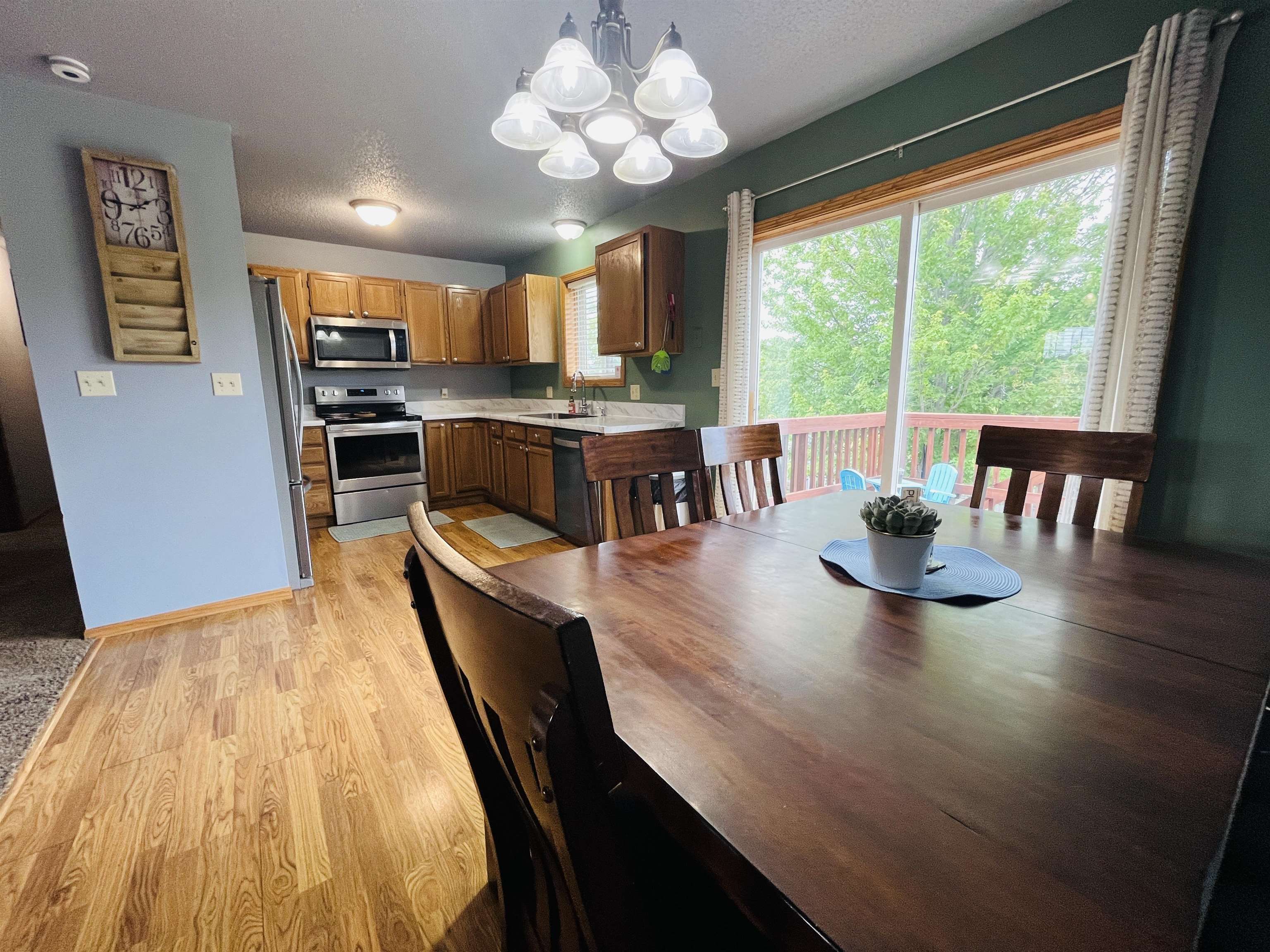 Norfolk, Nebraska 68701, United States, 3 Bedrooms Bedrooms, ,2 BathroomsBathrooms,Residential,Pending,146056