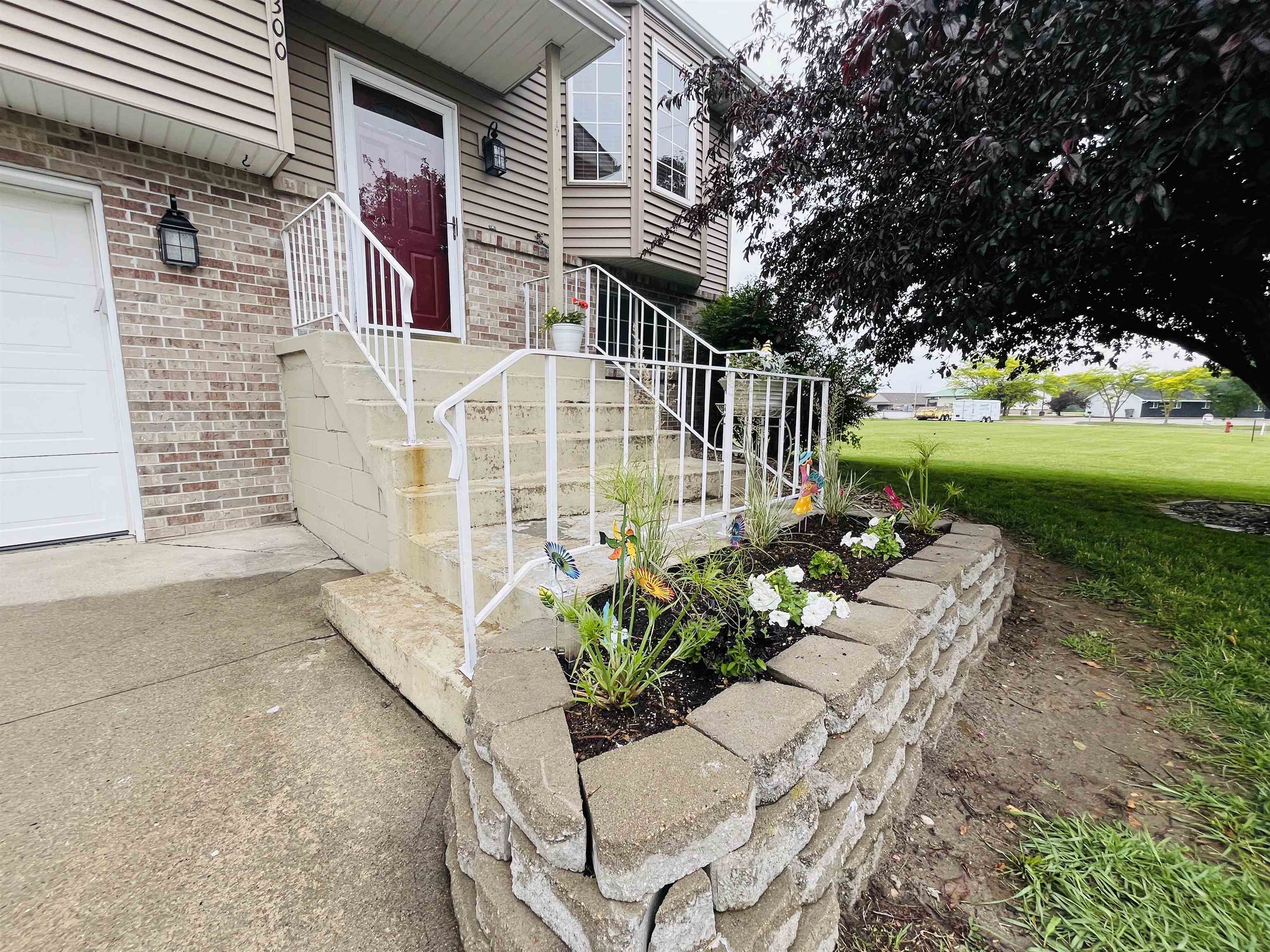 Norfolk, Nebraska 68701, United States, 3 Bedrooms Bedrooms, ,2 BathroomsBathrooms,Residential,Pending,146056