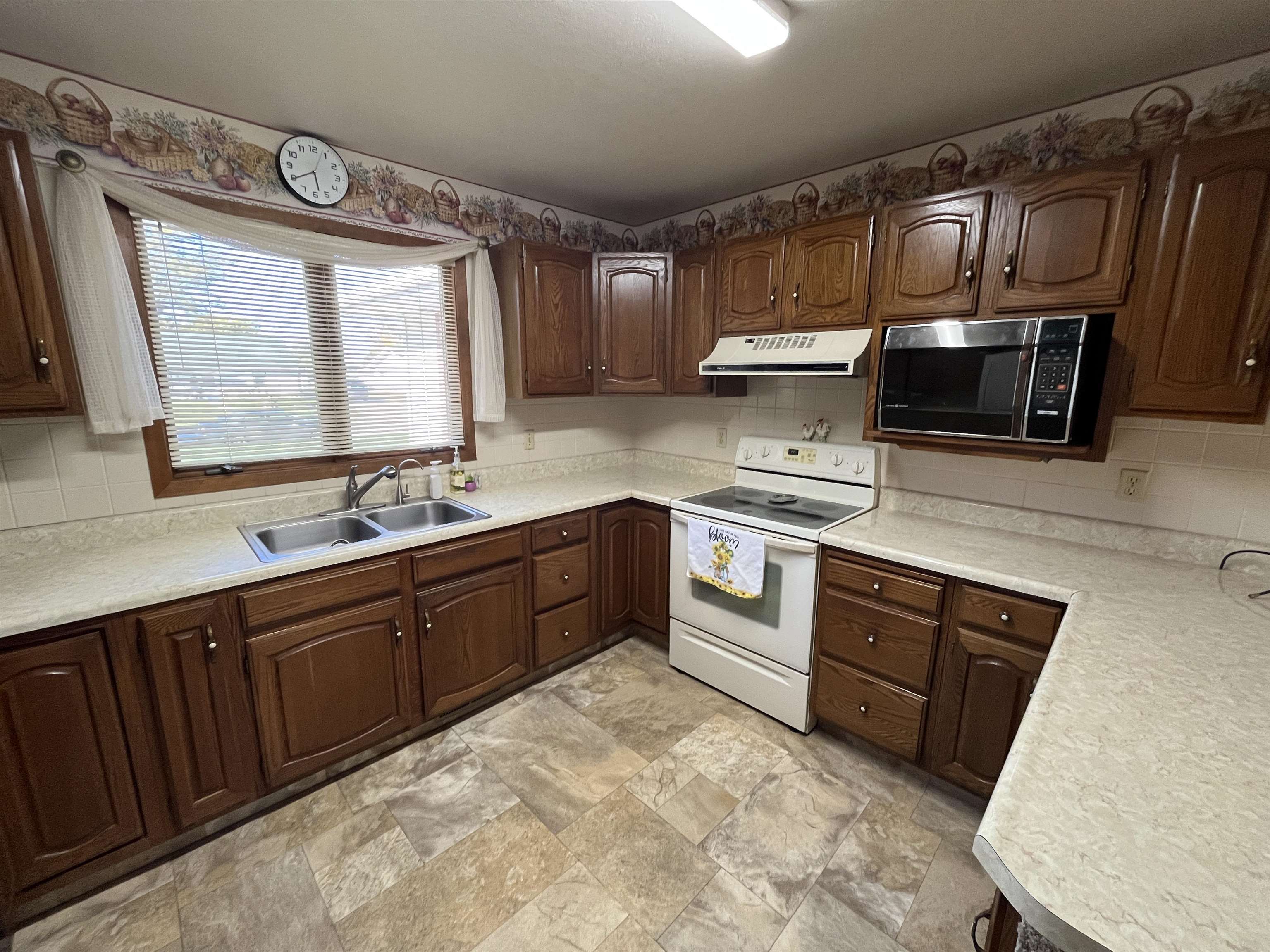 Plainview, Nebraska 68769, United States, 2 Bedrooms Bedrooms, ,2 BathroomsBathrooms,Residential,Active,235413