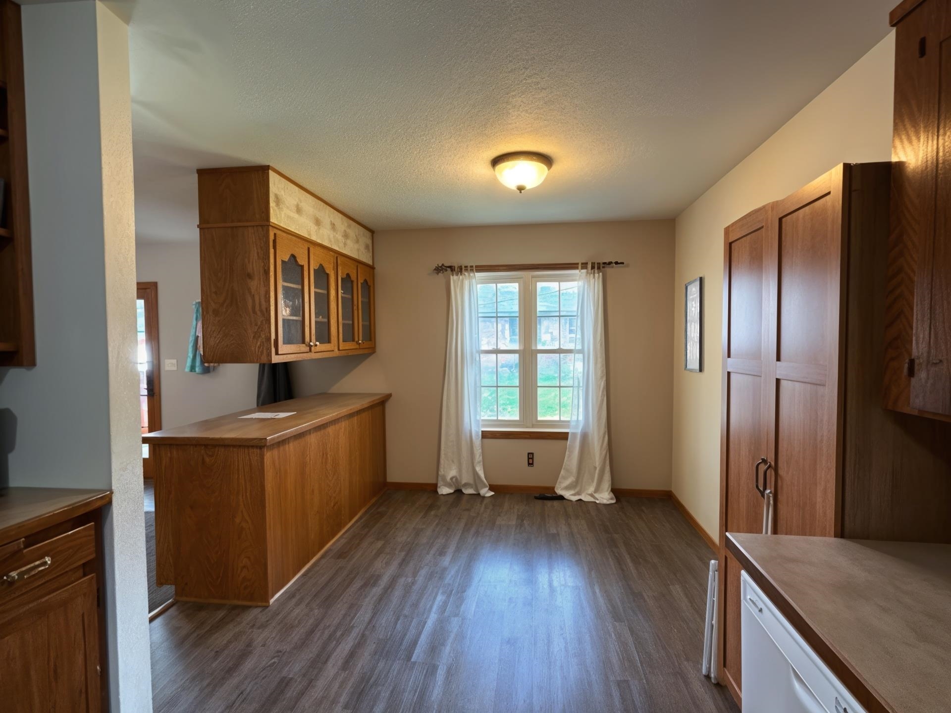 Plainview, Nebraska 68769, United States, 3 Bedrooms Bedrooms, ,3 BathroomsBathrooms,Residential,Active,170304