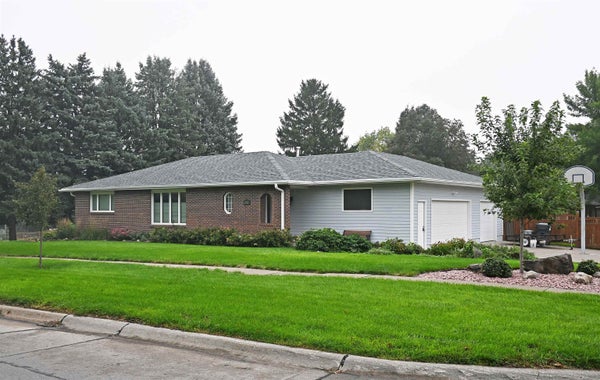 2501 DOVER DR, NORFOLK, NE 68701 - Image fc599fea77bfe93e79b683fd3f1e4fdd/2989288128