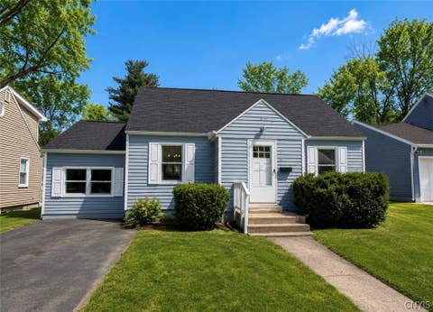 Homes For Sale - 15 Woodlawn Avenue<br/> Utica, NY 13501