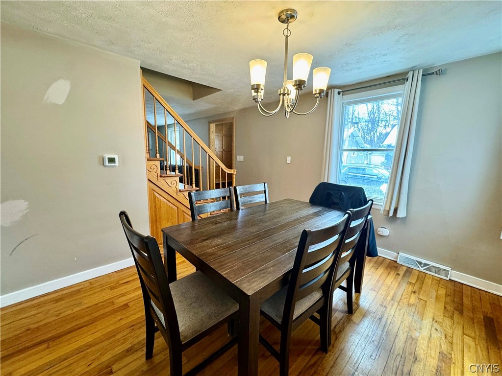 15 Woodlawn Avenue E