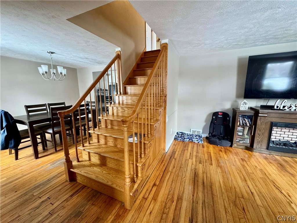 15 Woodlawn Avenue E