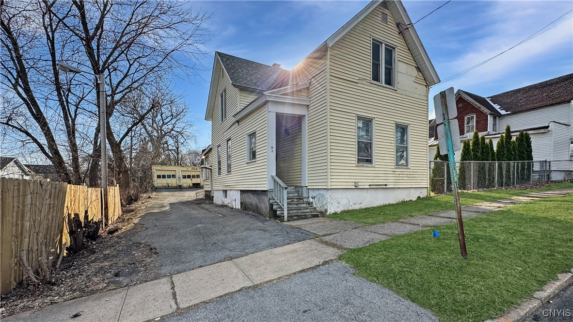 1103 Oak Street, Utica, New York image 1