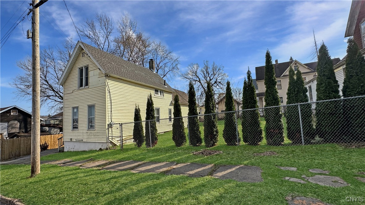 1103 Oak Street, Utica, New York image 2