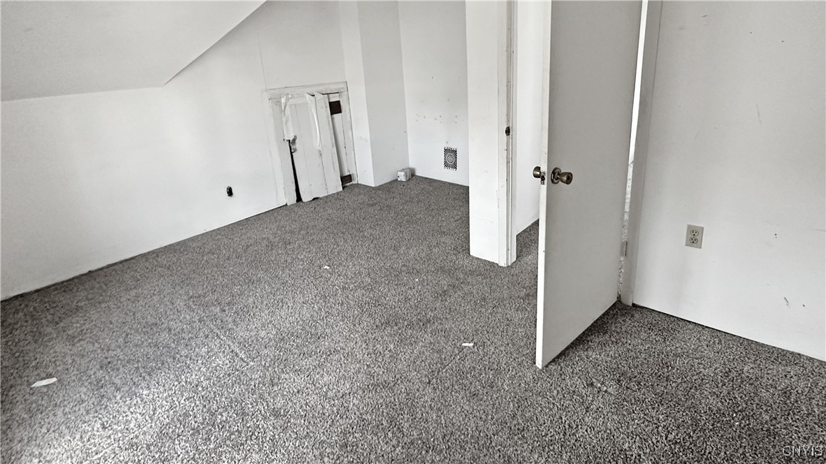 1103 Oak Street, Utica, New York image 18