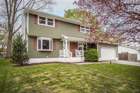 9 Nightingale Liverpool NY 13090