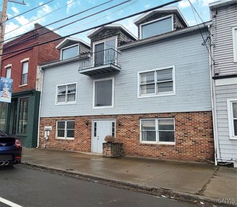 8921 N Seneca Street Weedsport NY 13166